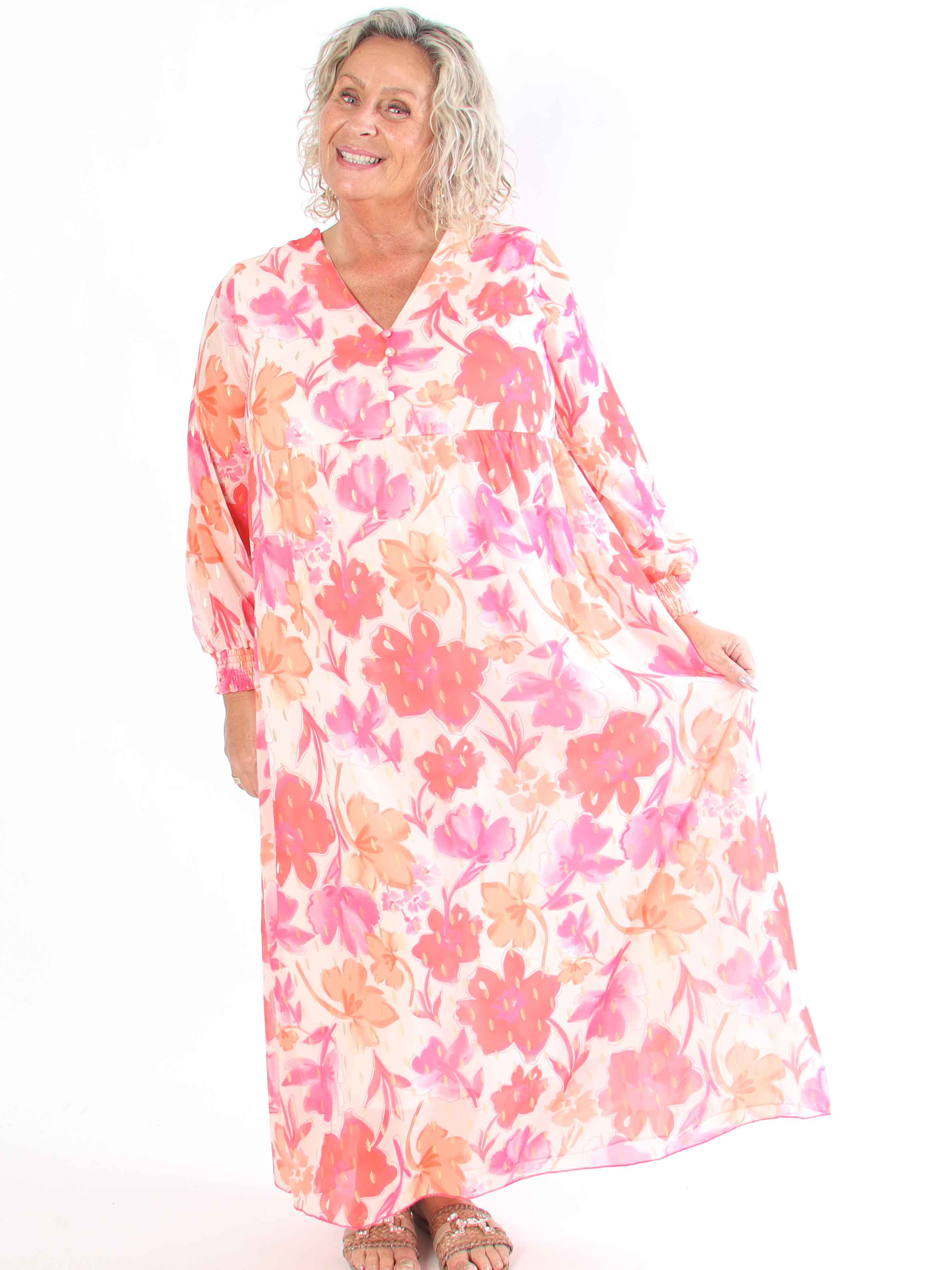 Mika - Sød plus size sommerkjole i chiffon med guld dutter