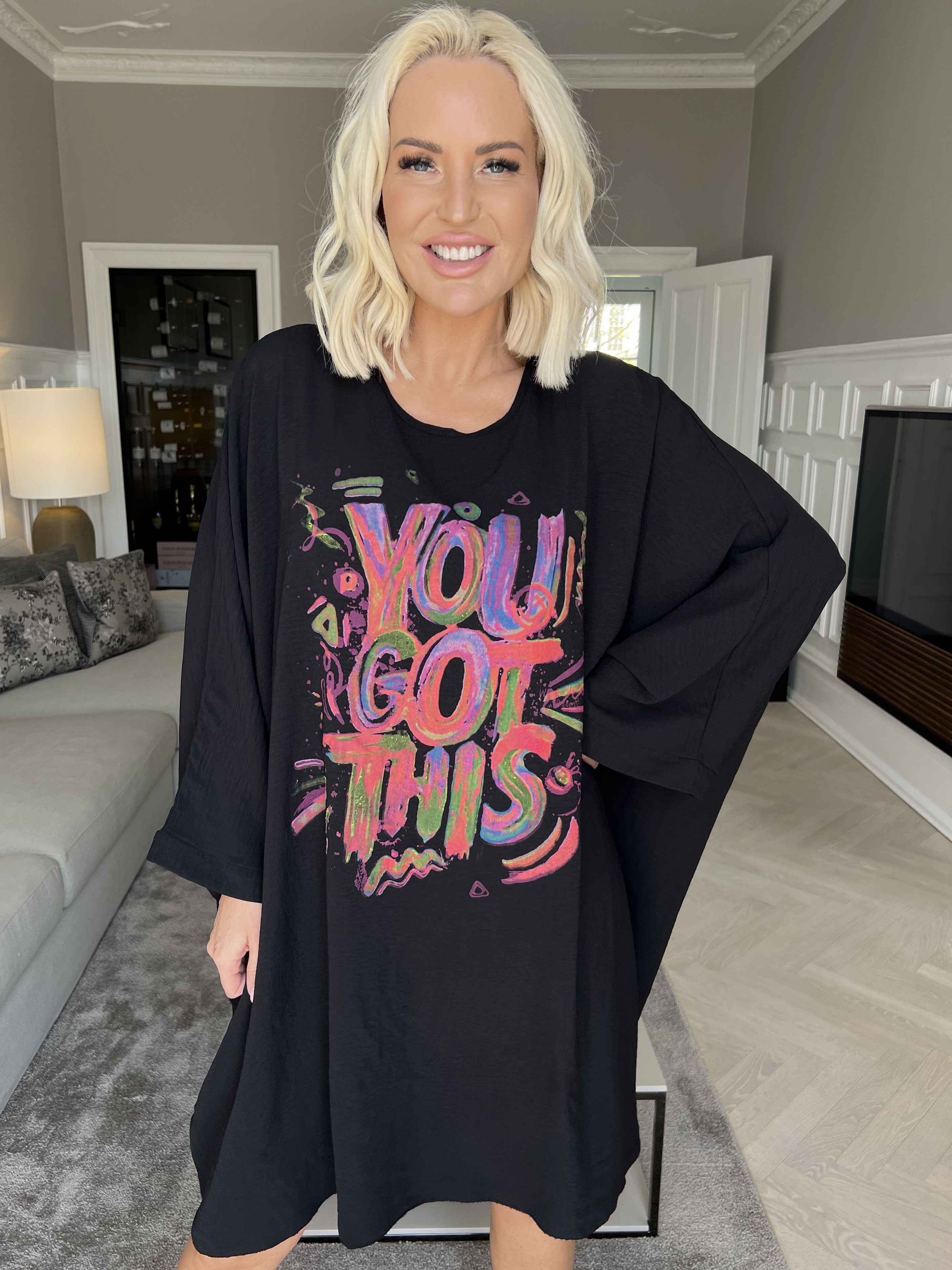 Mika - Oversize viscose kjole med motiv foran