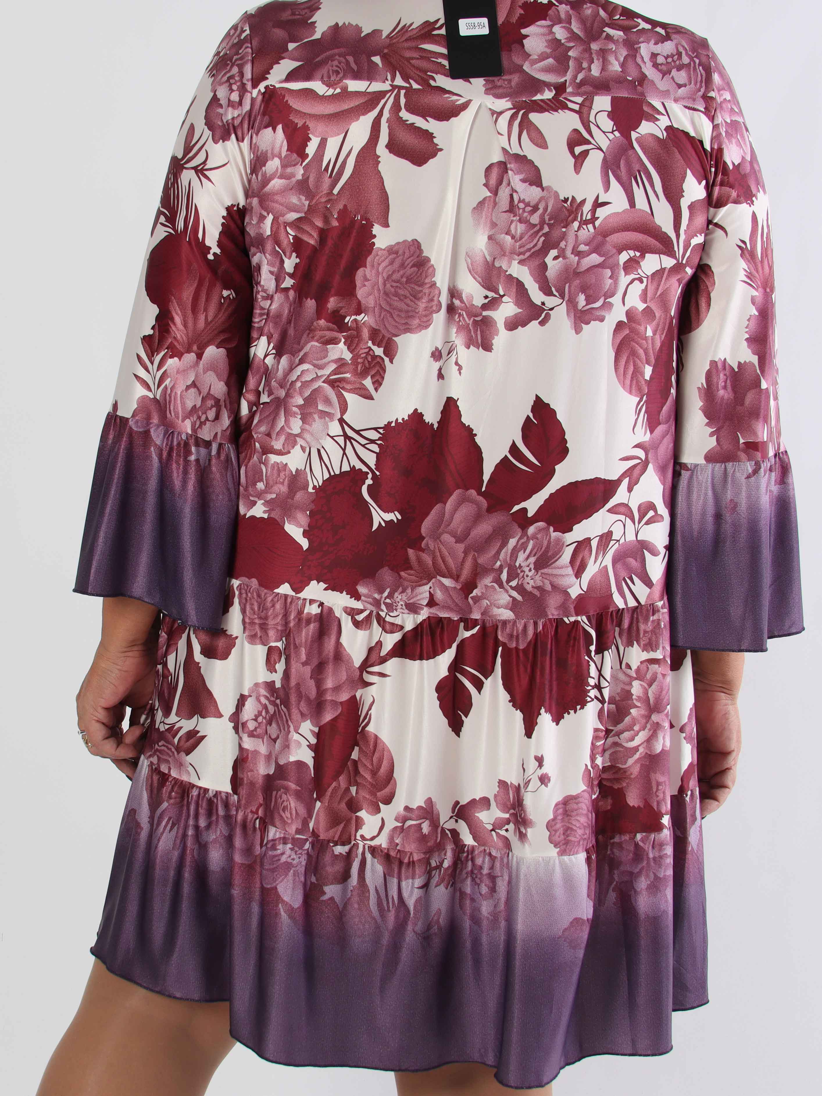 Milania Flower - Elastisk blomstret plus size kjole med flæselag