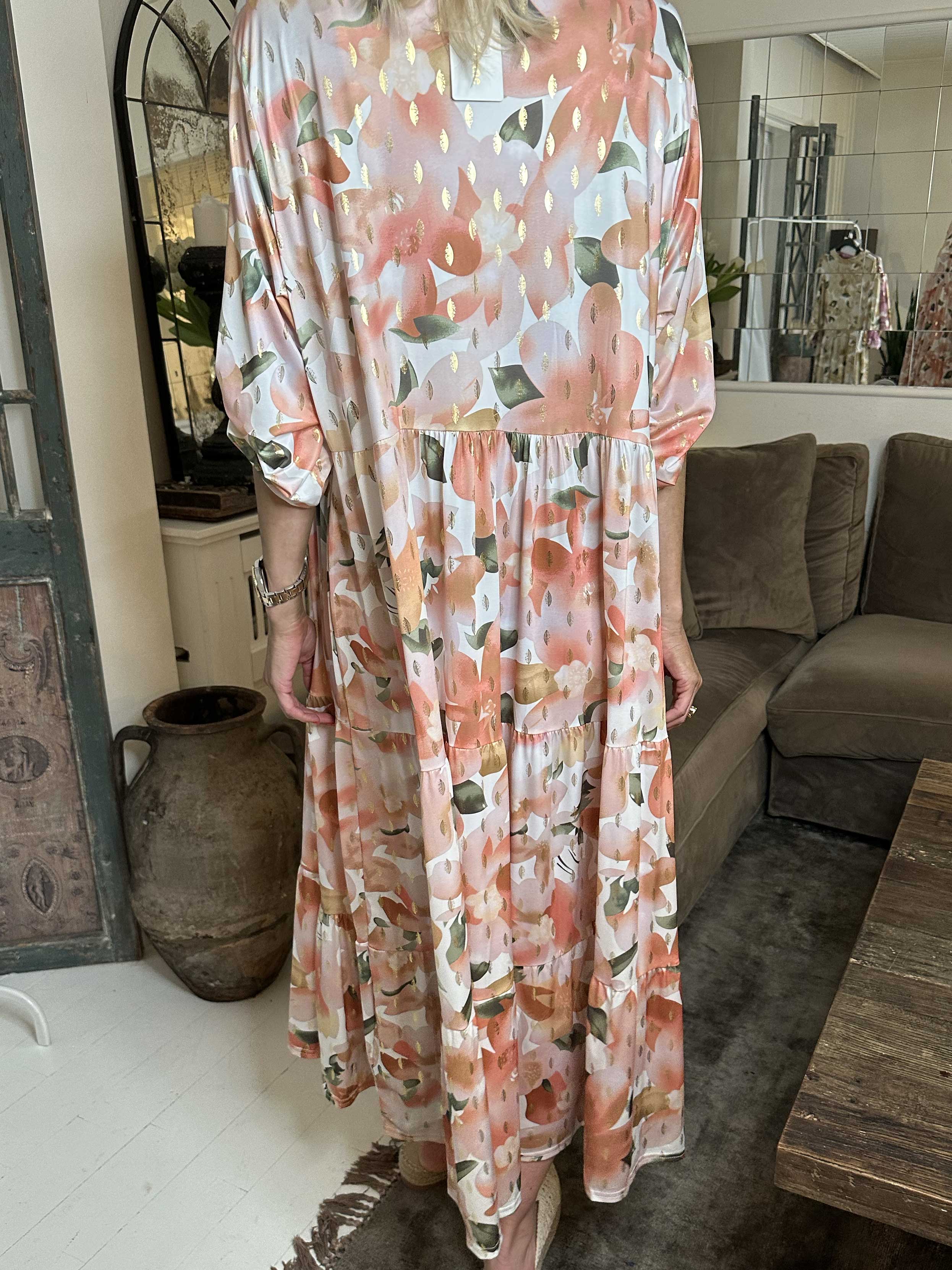 Milano Flower - Lang mønstret kjole med lag på lag look