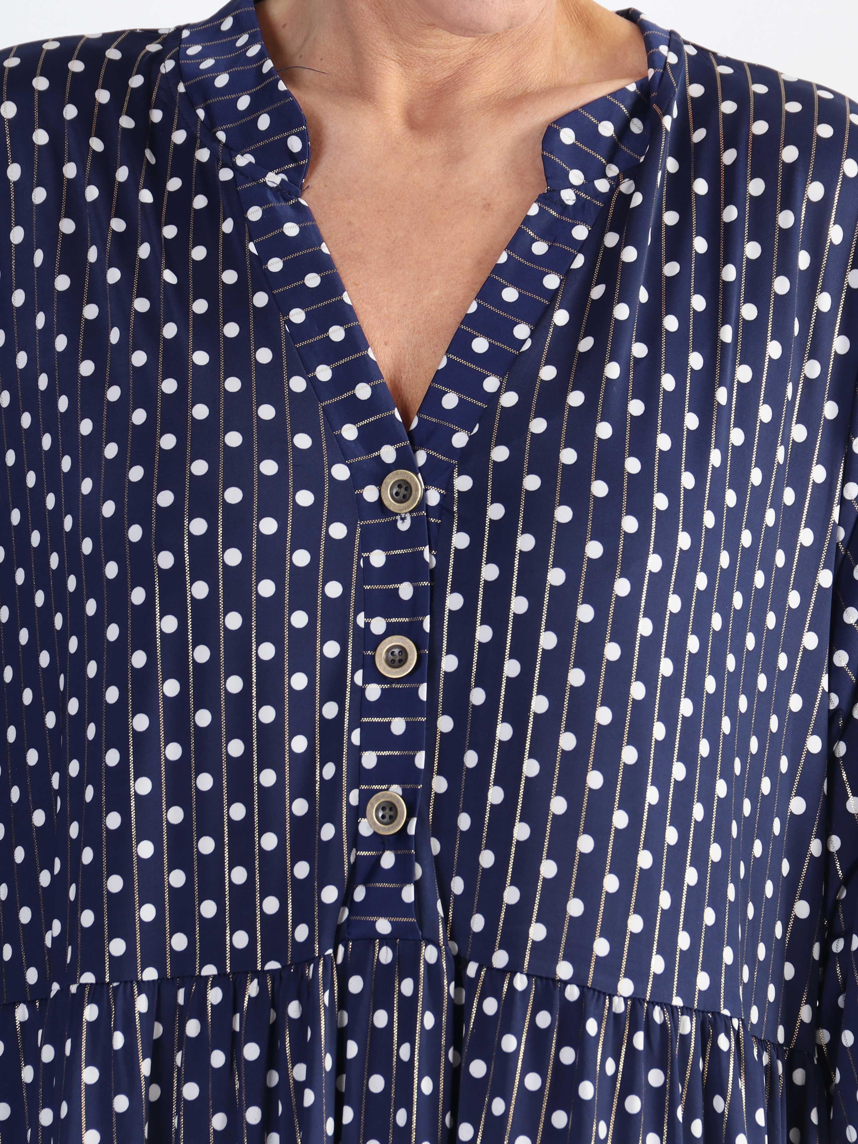 Milano Dot - Lang plus size kjole med prikker og lag på lag look