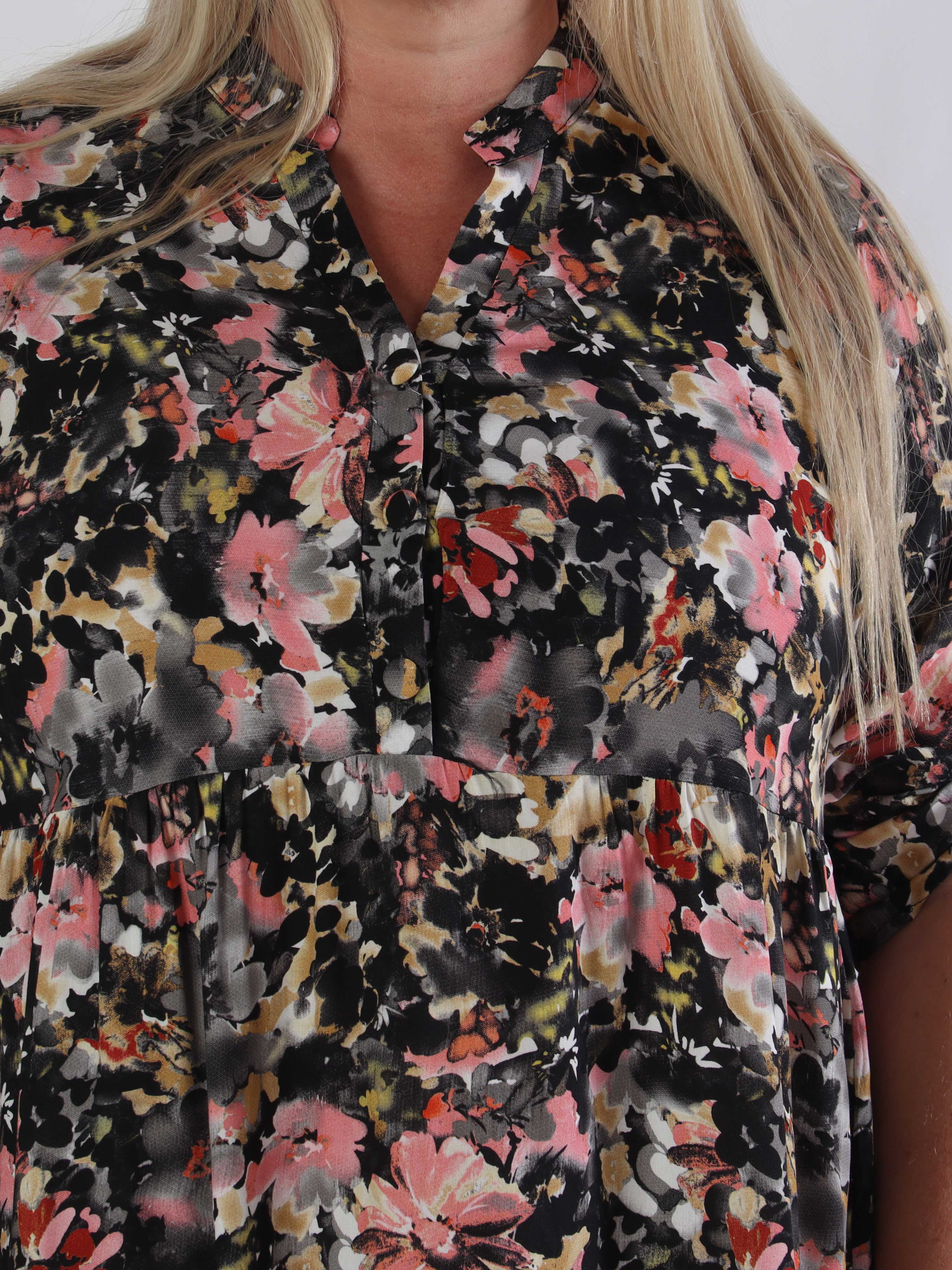 Milano Floral Viscose Midi - Plus size kjole i viskose med blomsterprint