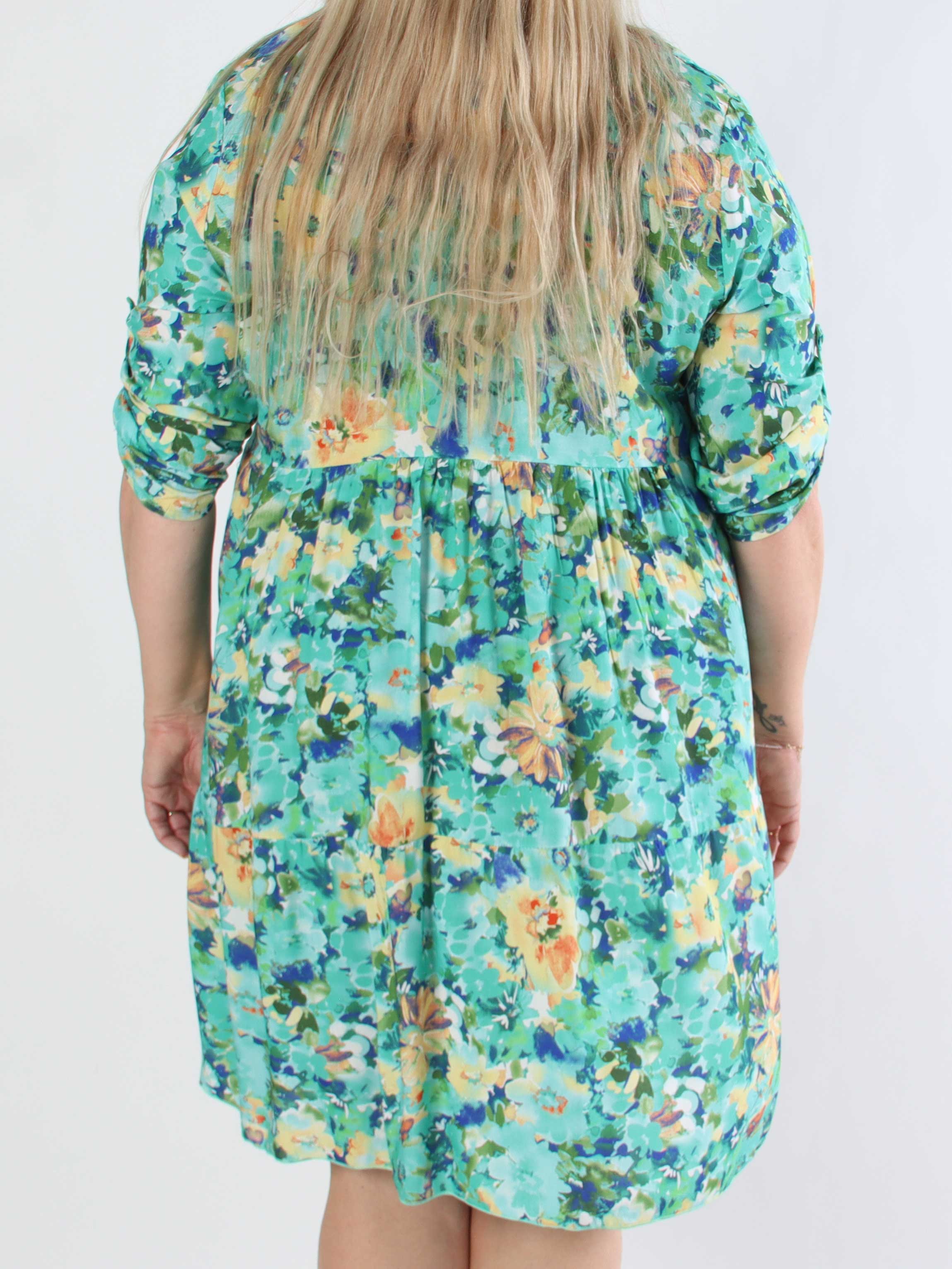 Milano Floral Viscose Midi - Plus size kjole i viskose med blomsterprint