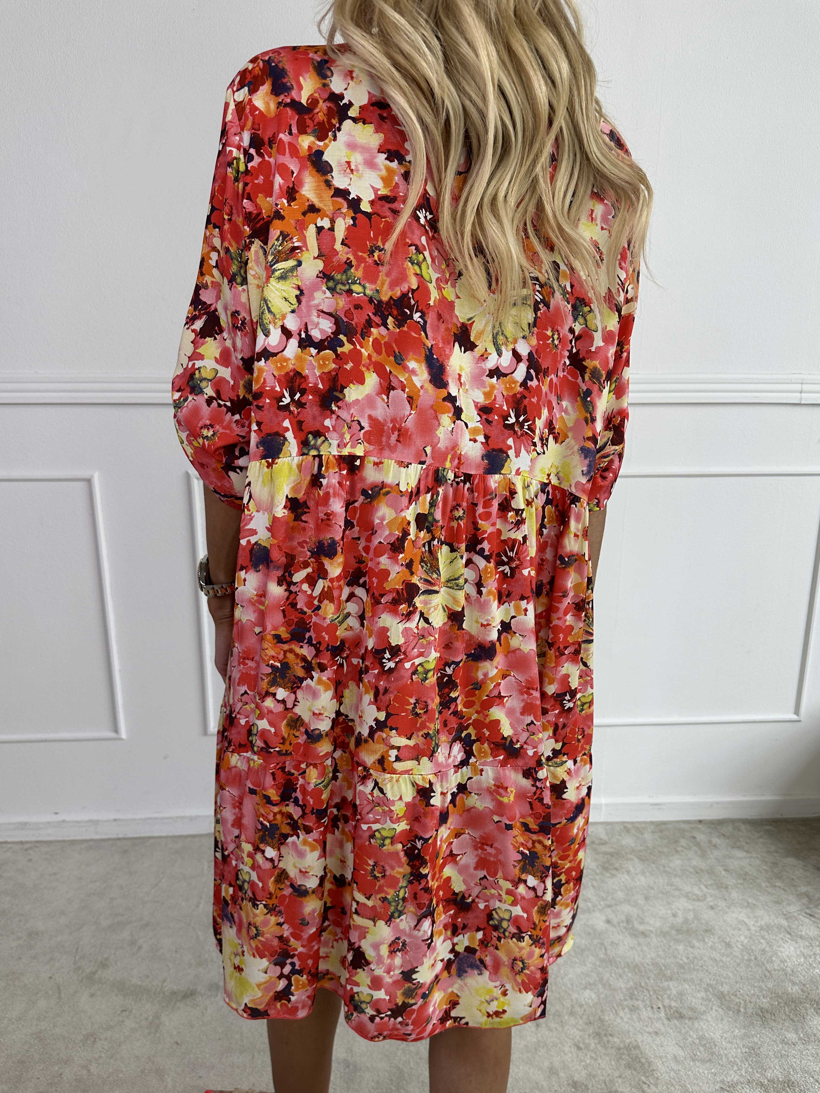Milano Floral Viscose Midi - Kjole i viskose med blomsterprint