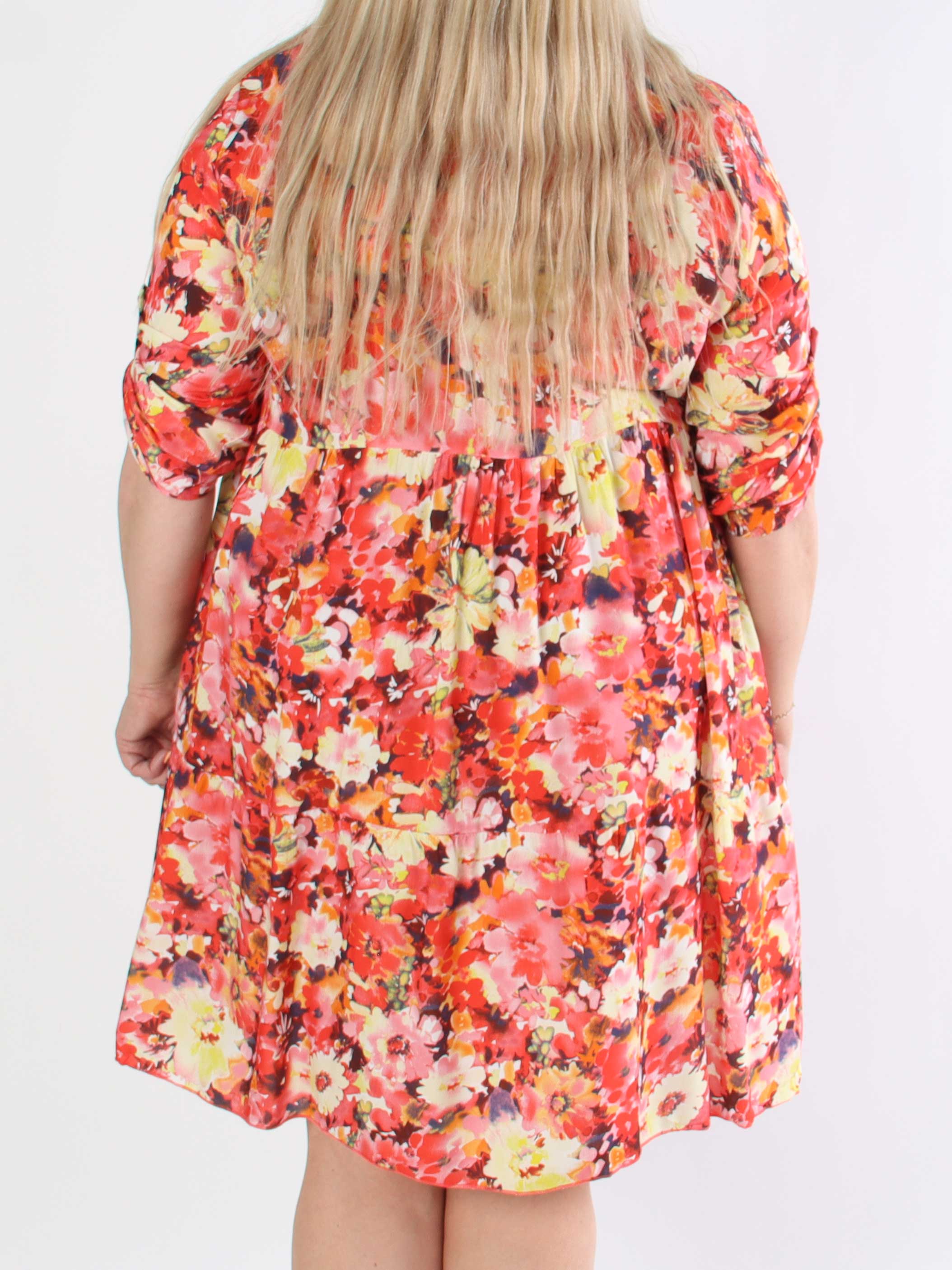 Milano Floral Viscose Midi - Plus size kjole i viskose med blomsterprint