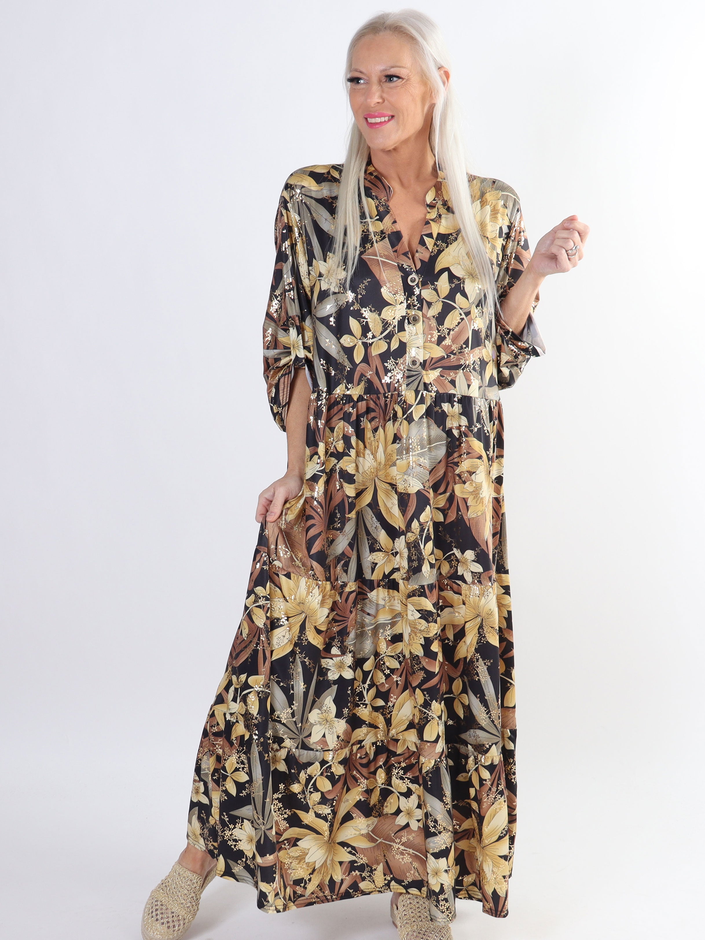 Milano Gold Flower - Lang plus size kjole med lag på lag look