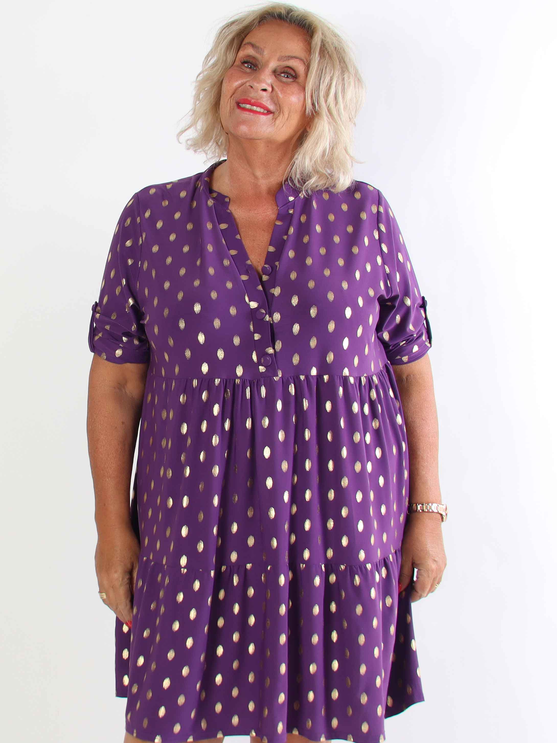 Milano Gold Midi - Plus size kjole med guld dutter og lag på lag look