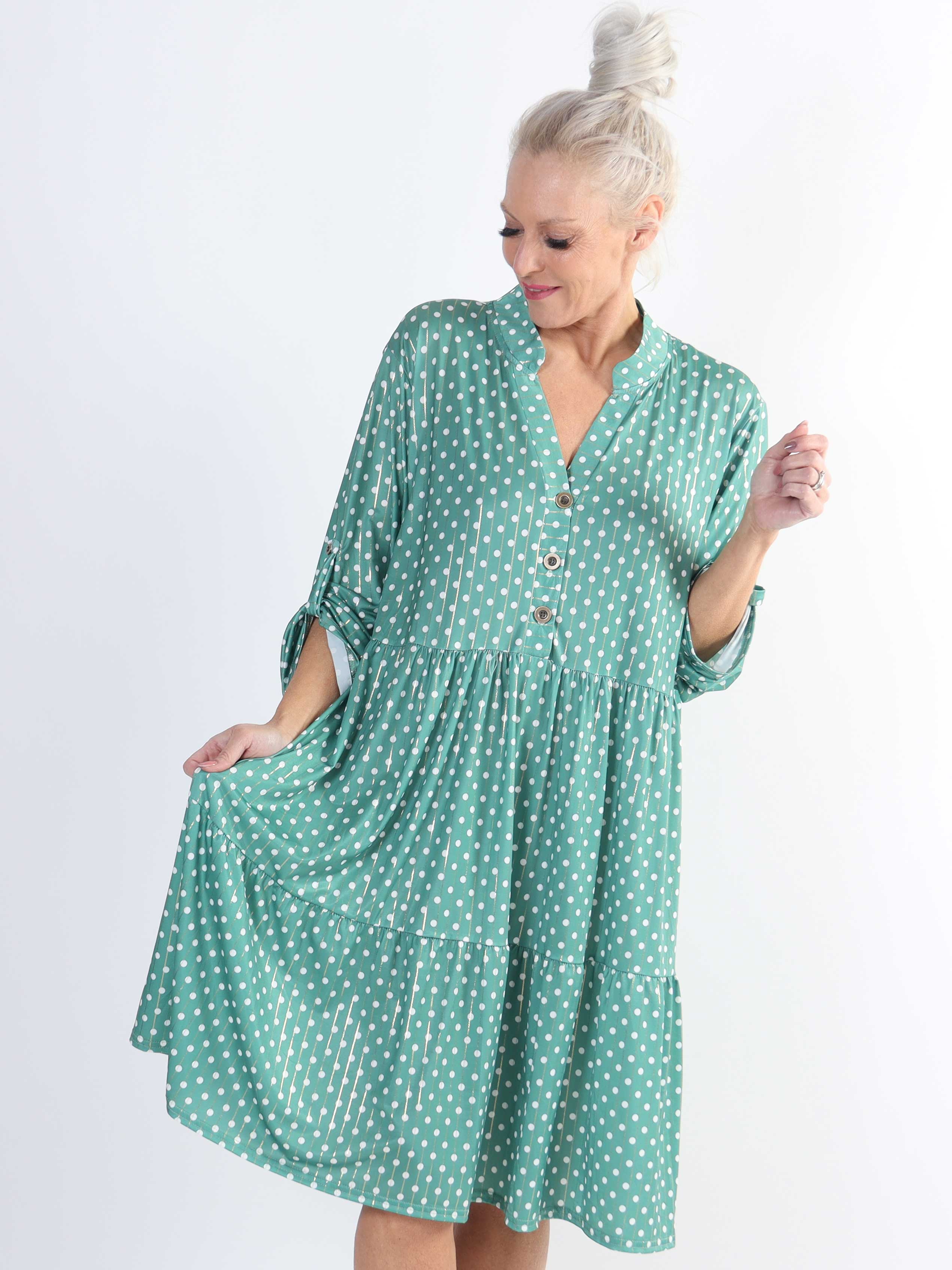 Milano Dot Midi - Plus size kjole med prikker og lag på lag look