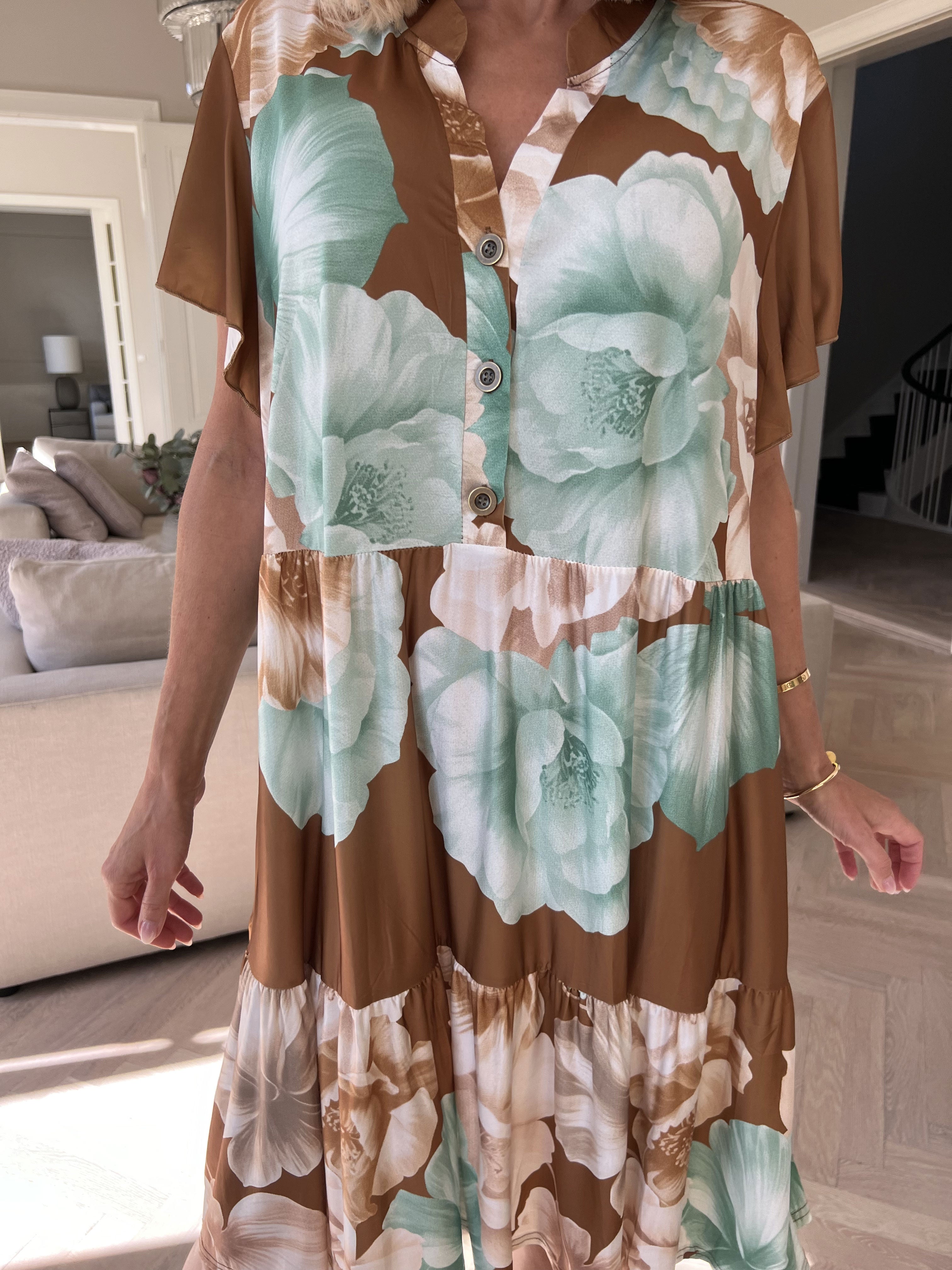 Milano Peony Midi S/S - Blomstret kjole med lag på lag look
