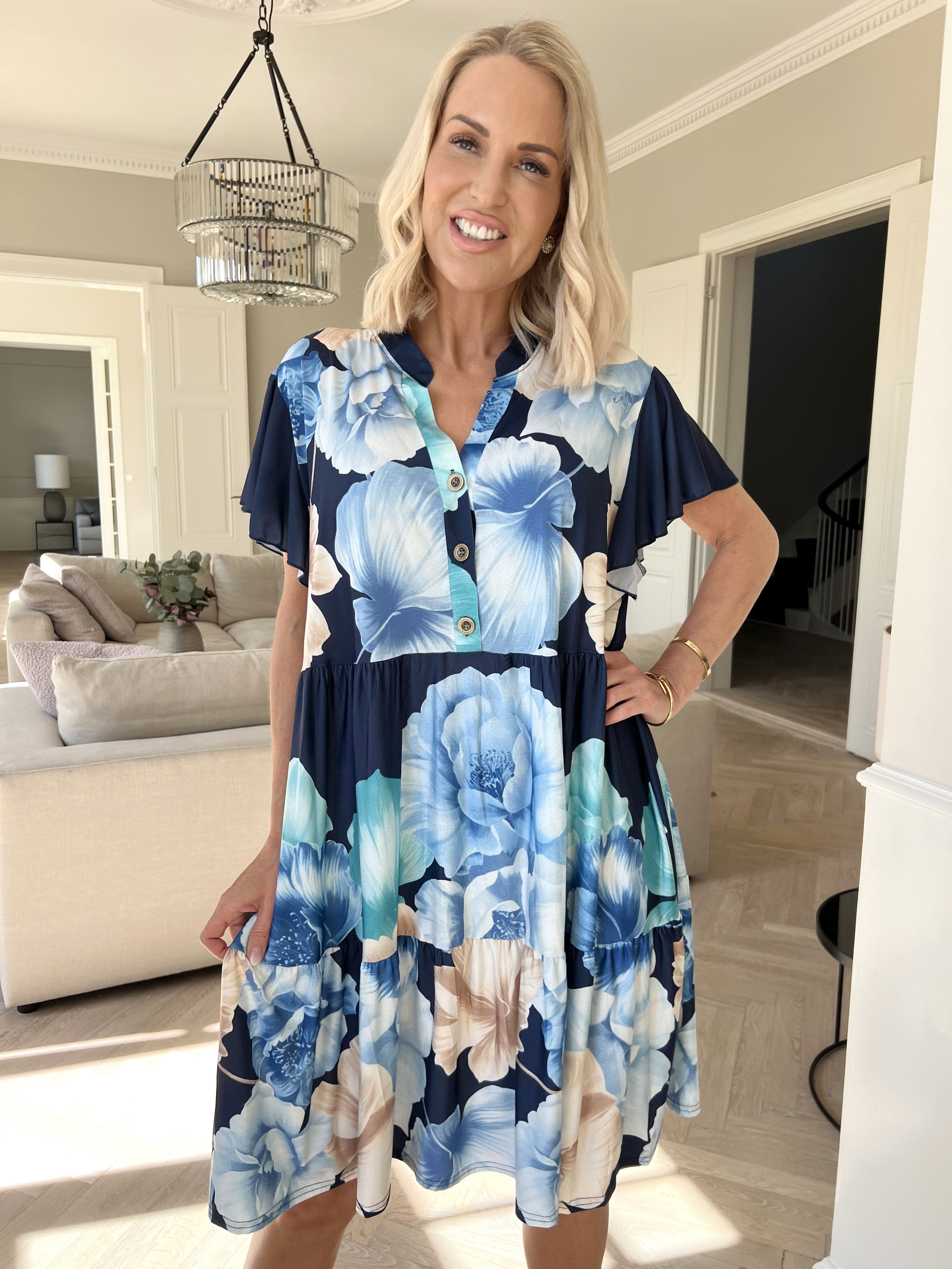 Milano Peony Midi S/S - Blomstret kjole med lag på lag look