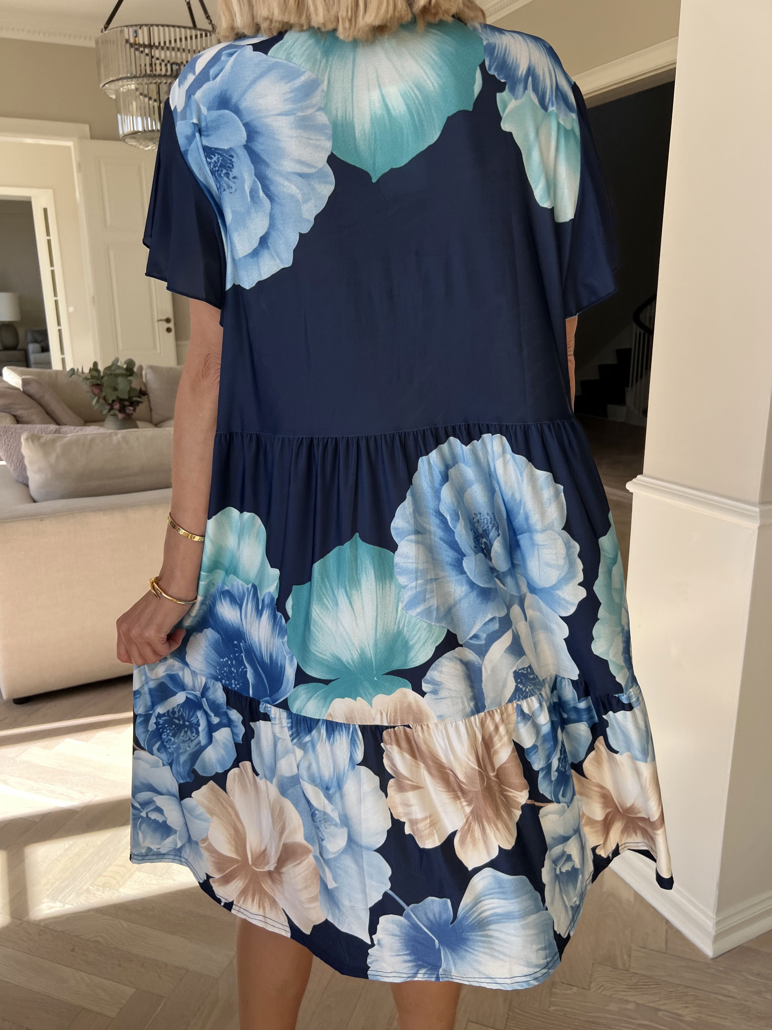 Milano Peony Midi S/S - Blomstret kjole med lag på lag look