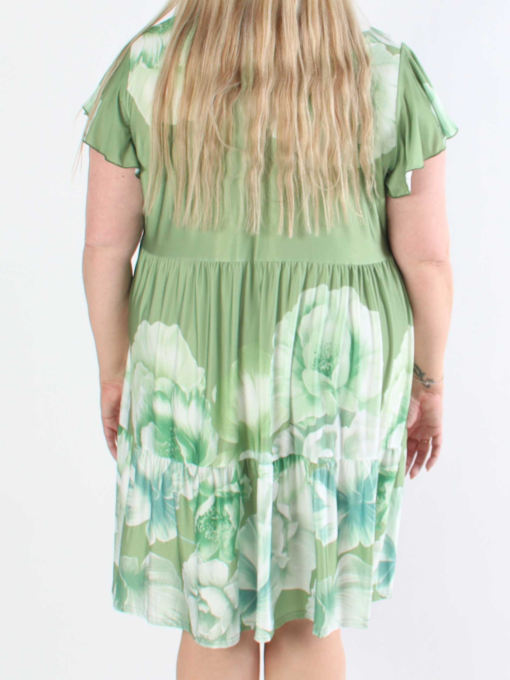 Milano Peony Midi S/S - Blomstret plus size kjole med lag på lag look