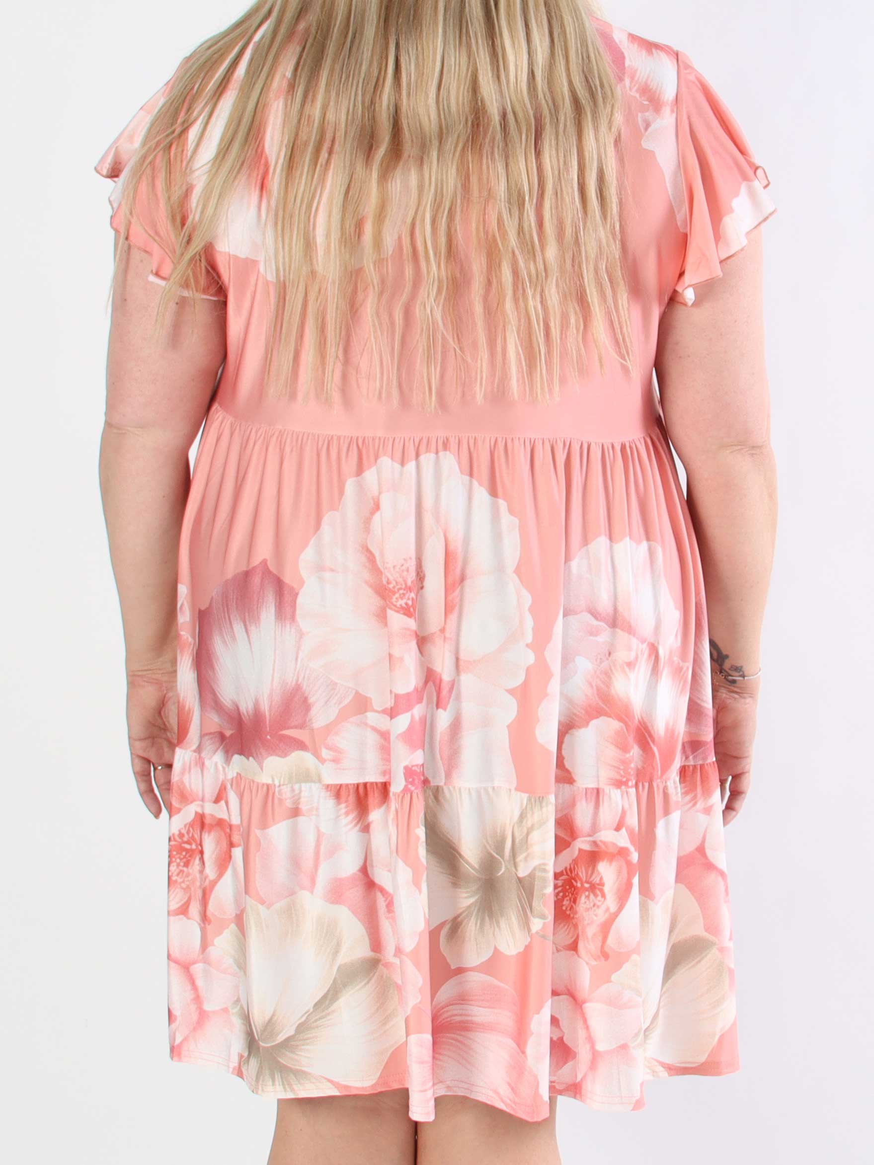 Milano Peony Midi S/S - Blomstret plus size kjole med lag på lag look