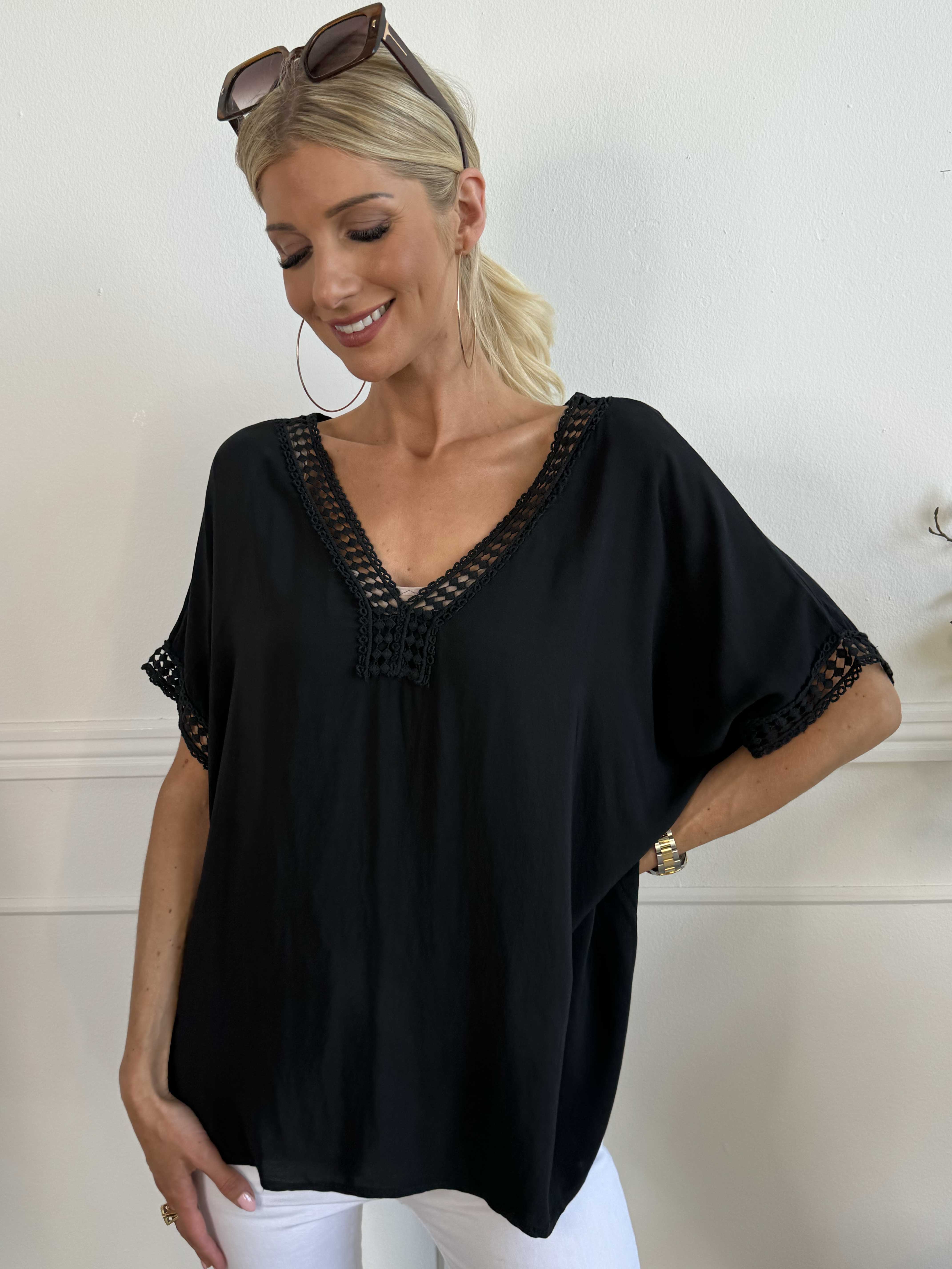 Muna - Simpel tunika i let viskose med broderinger