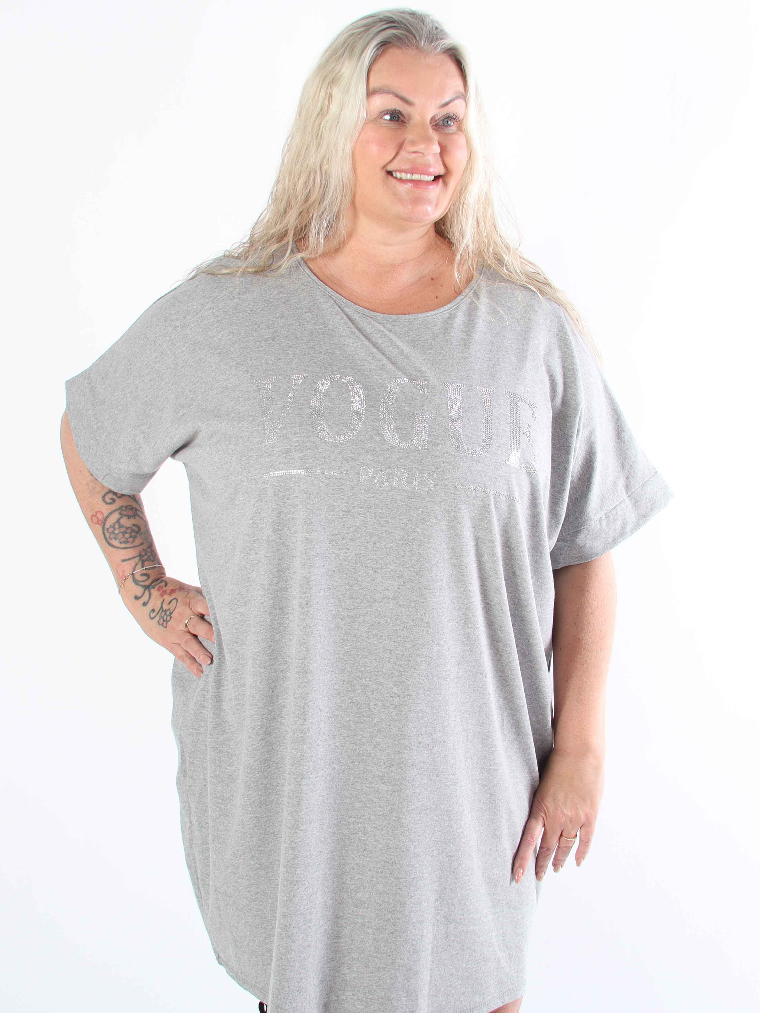 Mintu Dress - Plus size t-shirtkjole i bomuld med similisten
