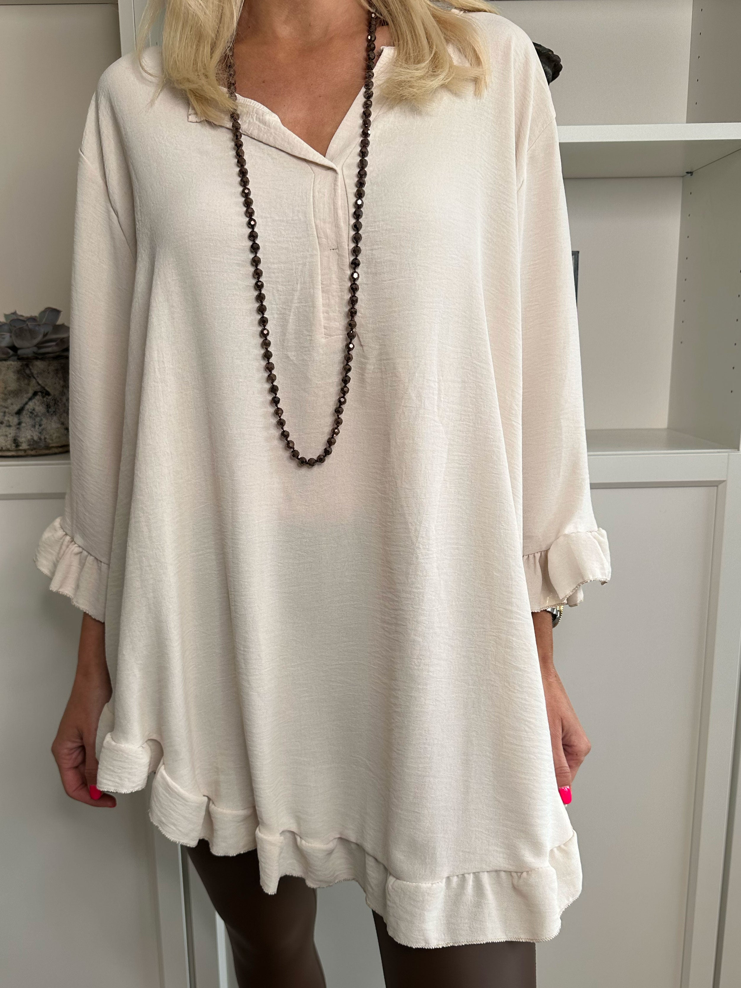 Mio Long - Sød tunika med flæsekanter