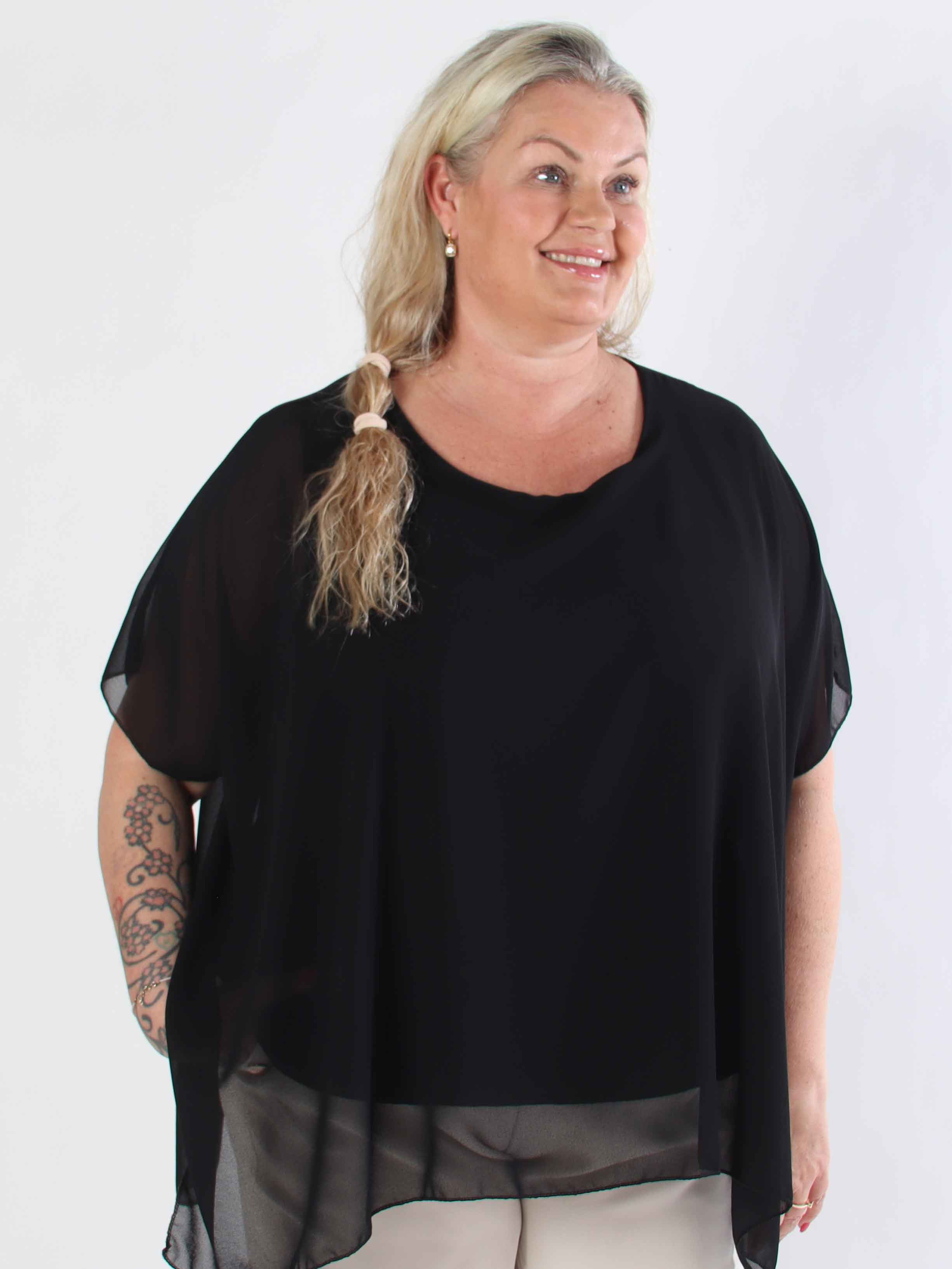 Mirabella Plain Shirt - Sød plus size tunika med løst chiffonlag
