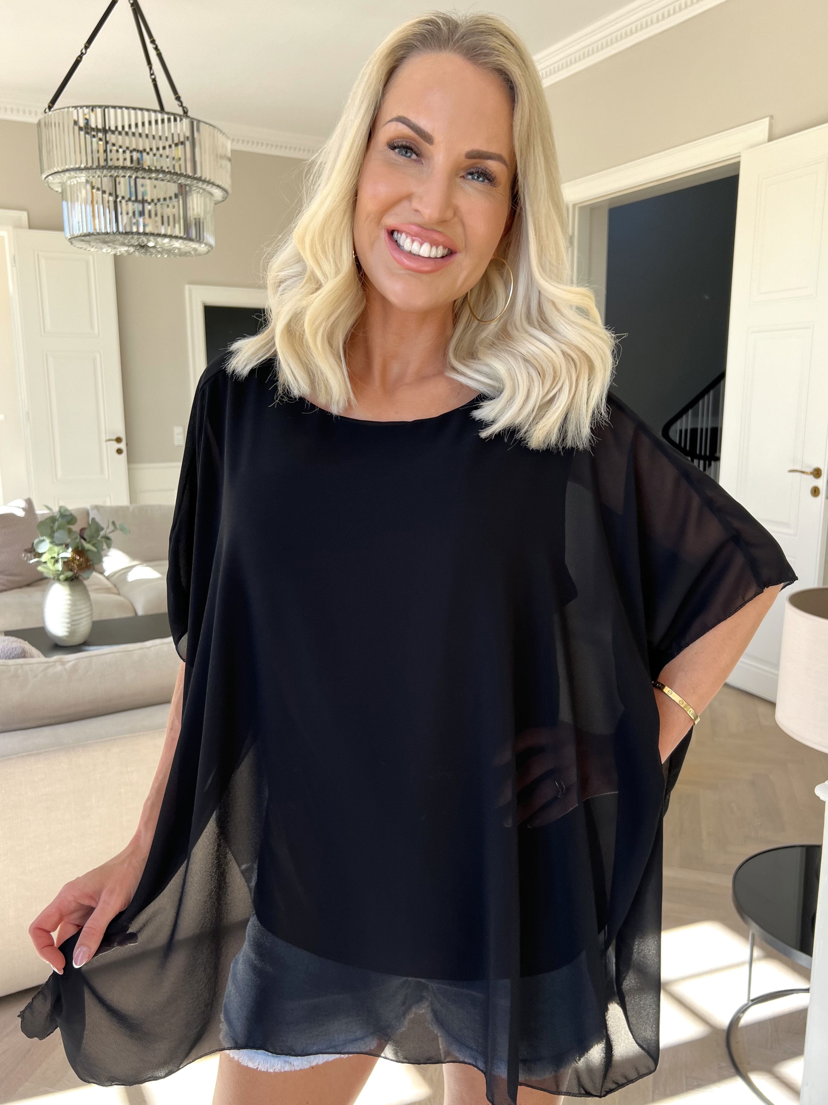 Mirabella Plain Shirt - Sød tunika med løst chiffonlag