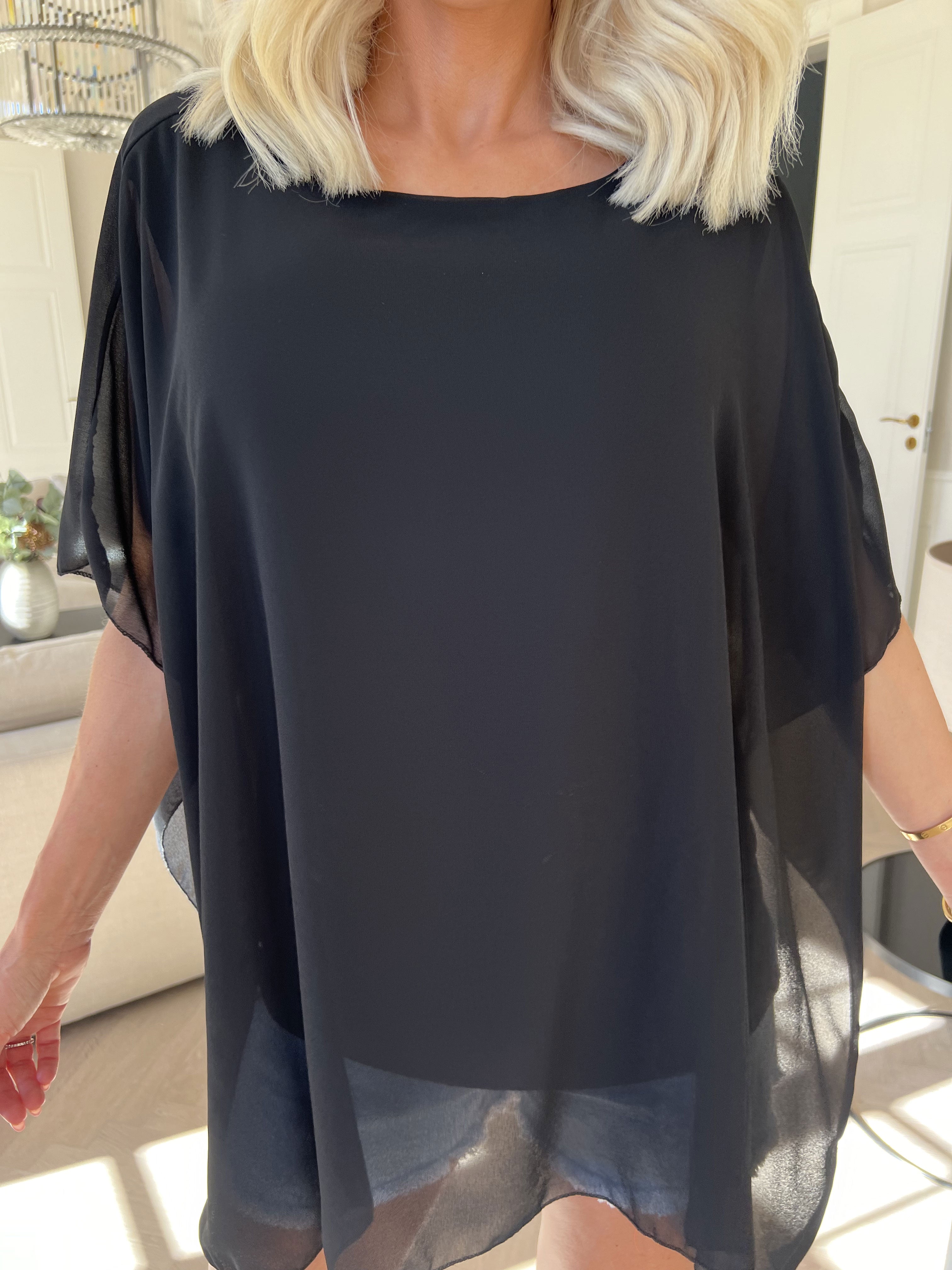 Mirabella Plain Shirt - Sød tunika med løst chiffonlag