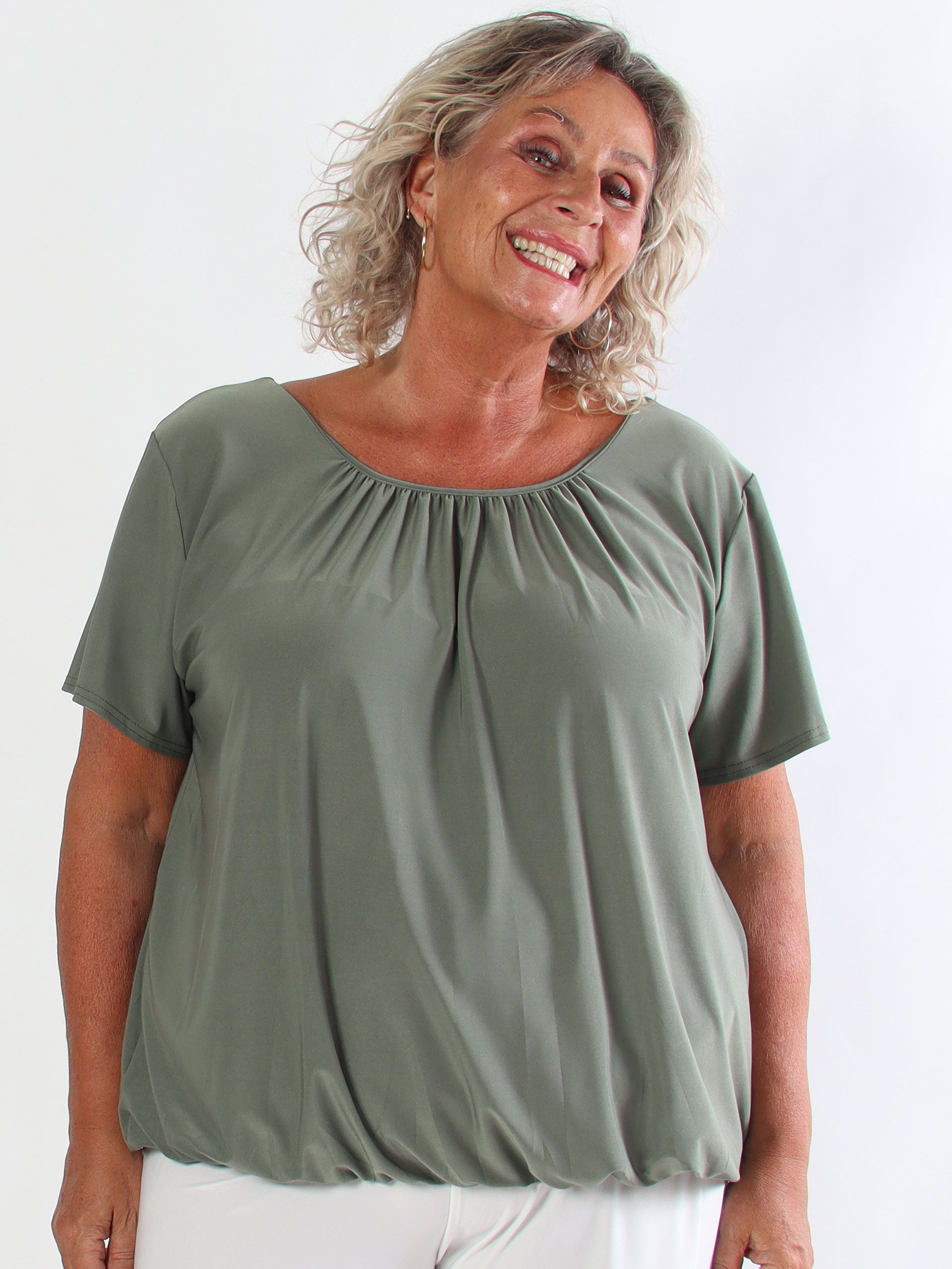 Miracle Basic - Skønneste plus size basis t-shirt med elastik for enden