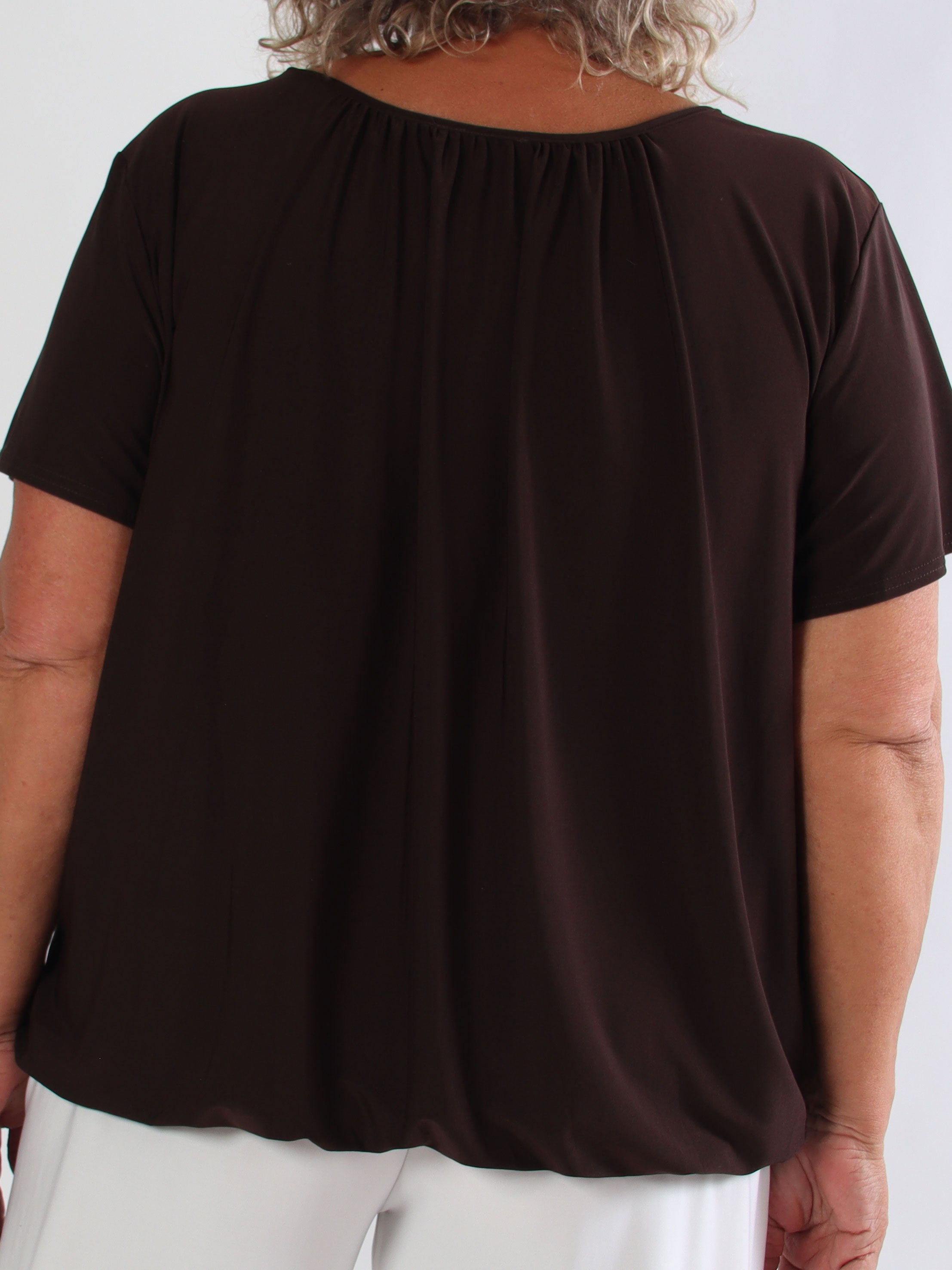 Miracle Basic - Skønneste plus size basis t-shirt med elastik for enden