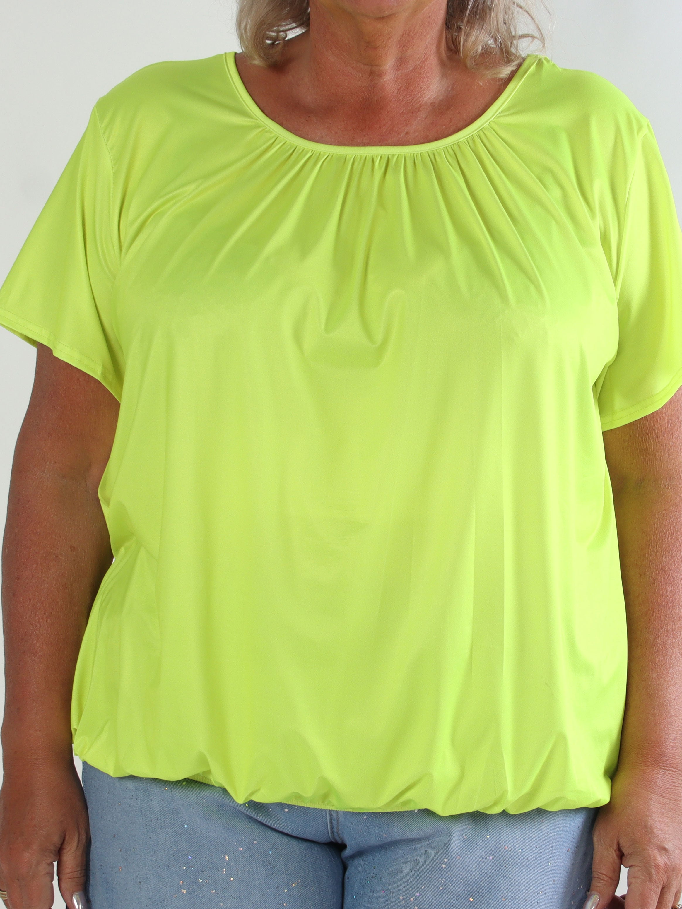 Miracle Plain - Skønneste plus size t-shirt i plain farve med elastik for enden