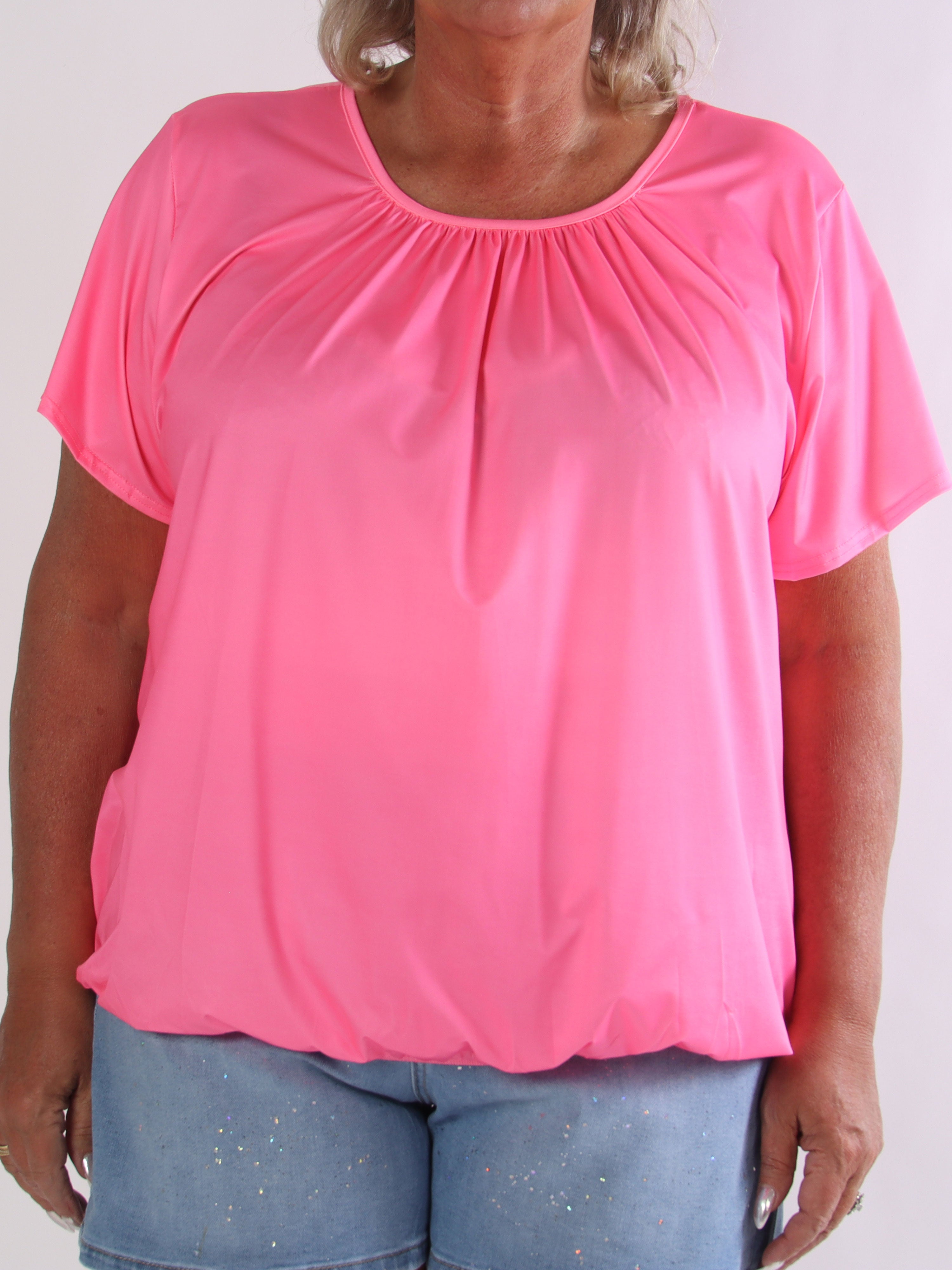 Miracle Plain - Skønneste plus size t-shirt i plain farve med elastik for enden