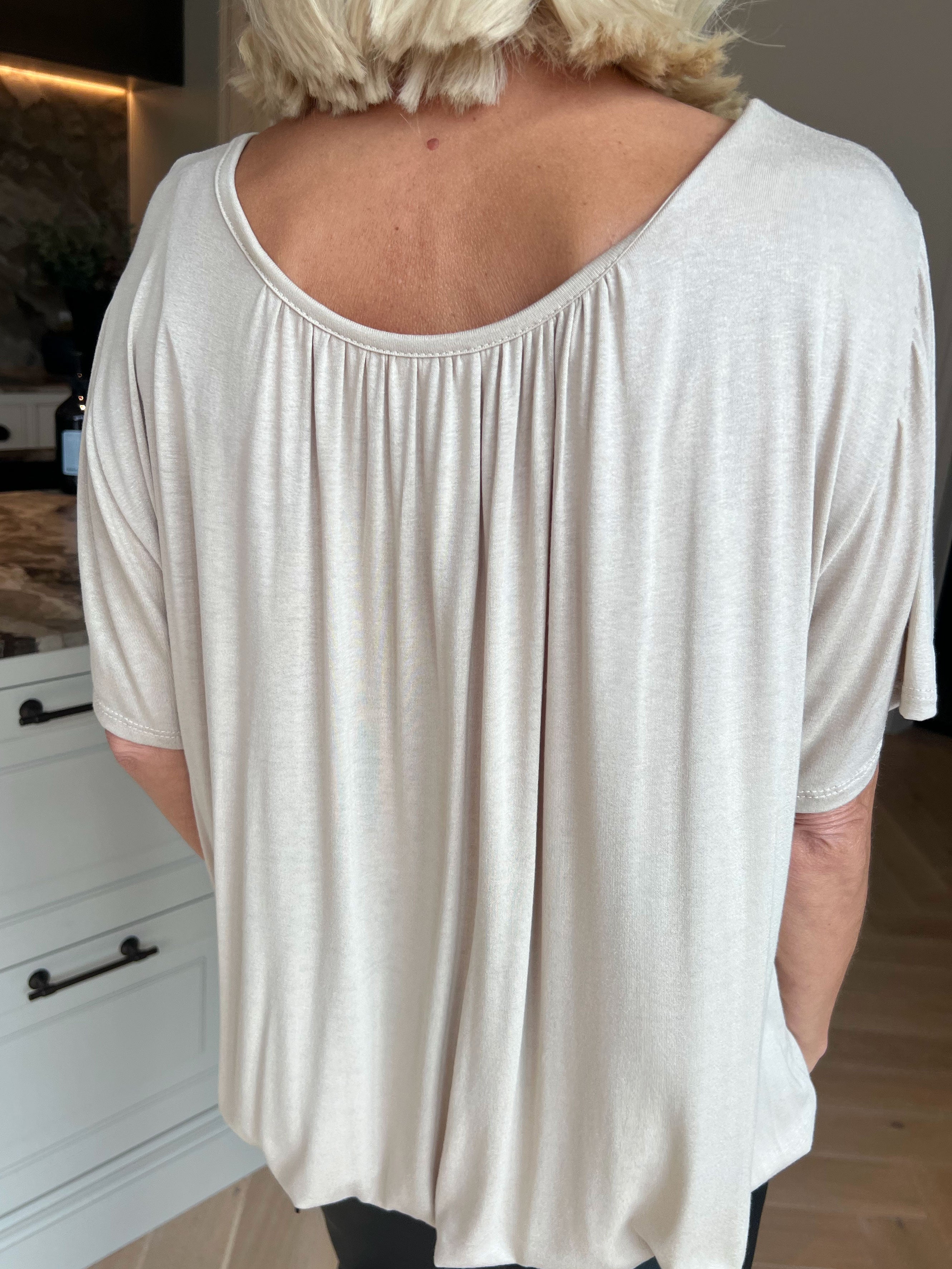 Miracle t-shirt - Basis t-shirt med elastik forneden (bestseller)