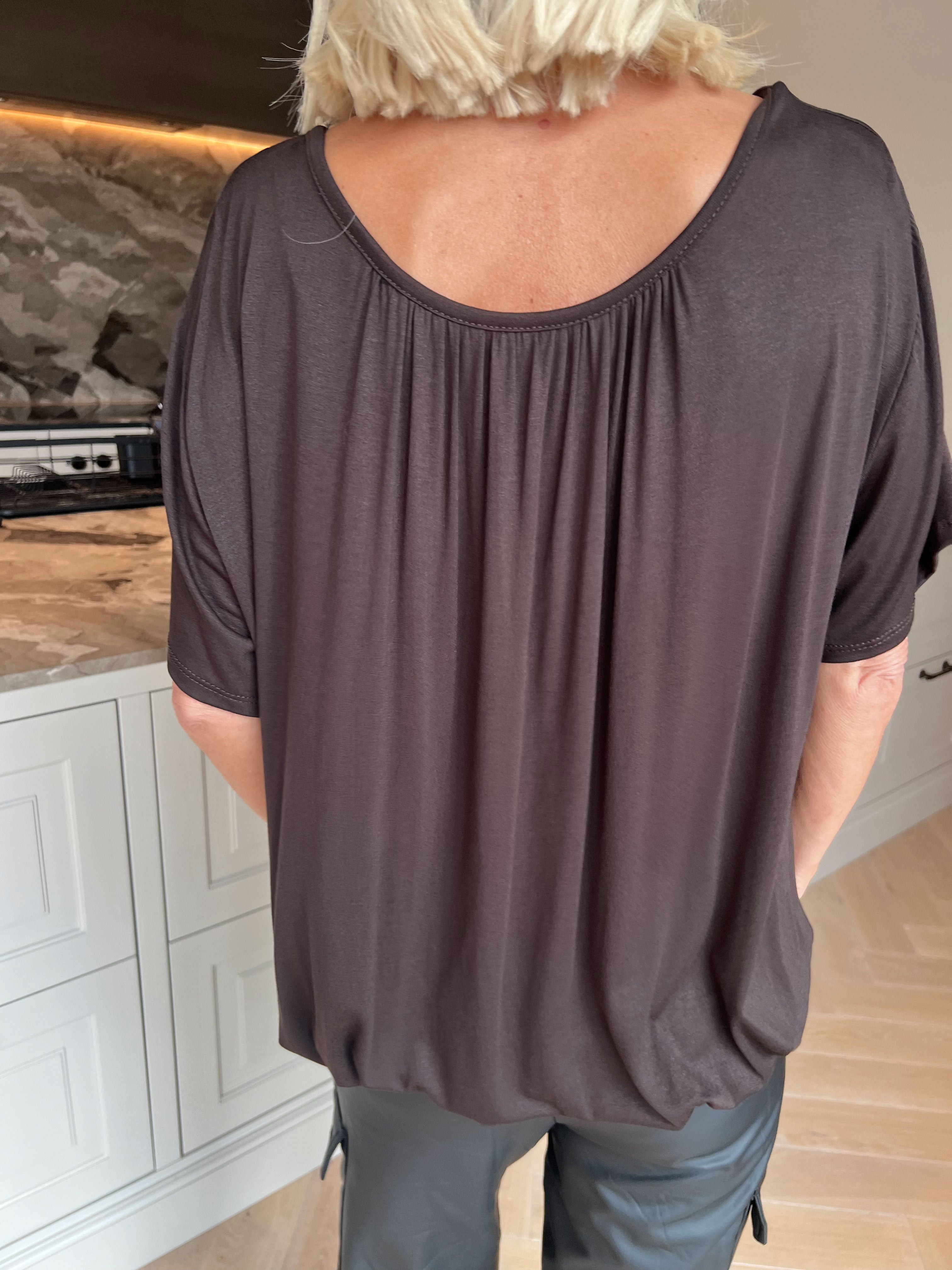 Miracle t-shirt - Basis t-shirt med elastik forneden (bestseller)