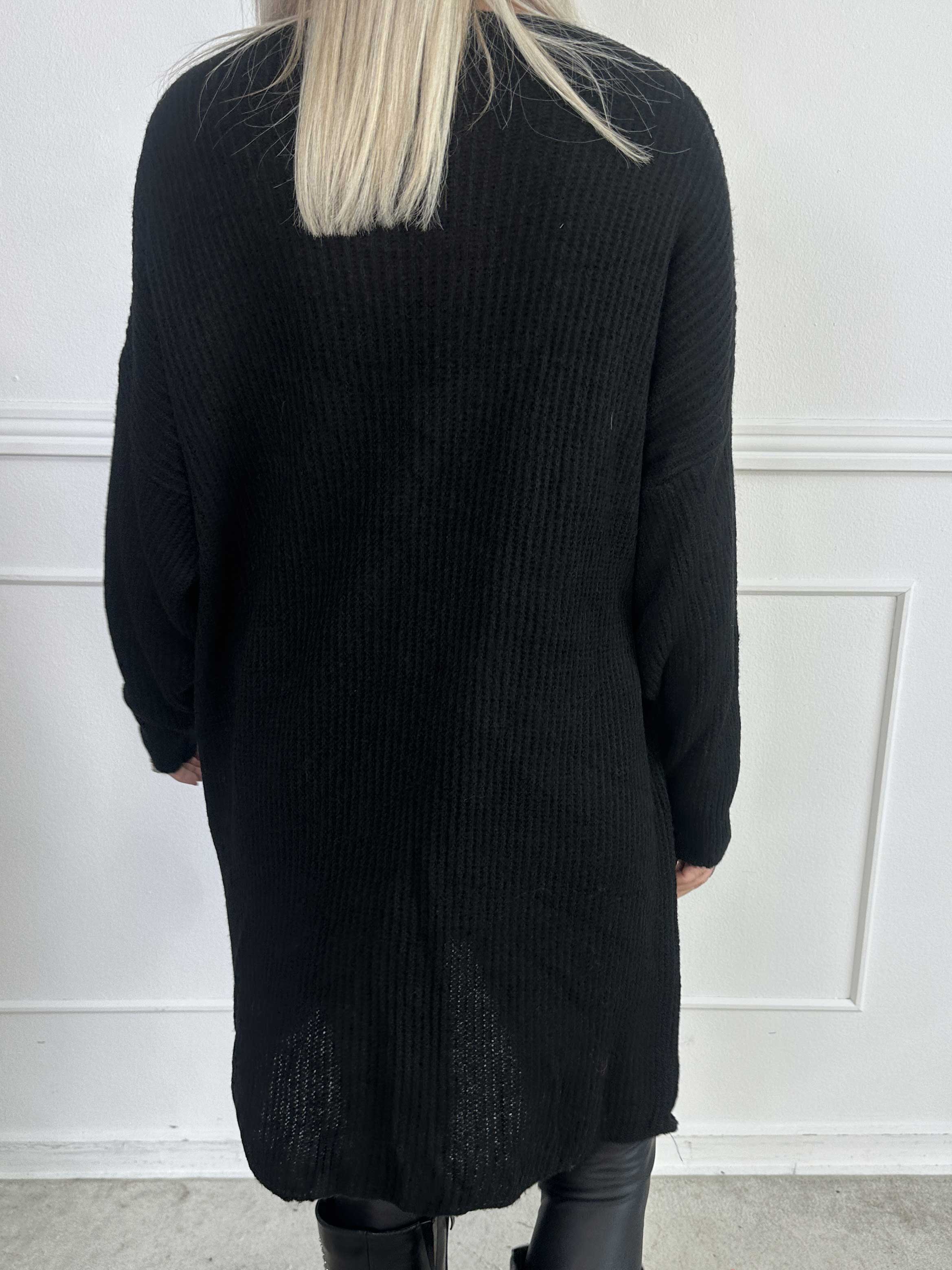 Miranda - Strikkjole med lommer foran