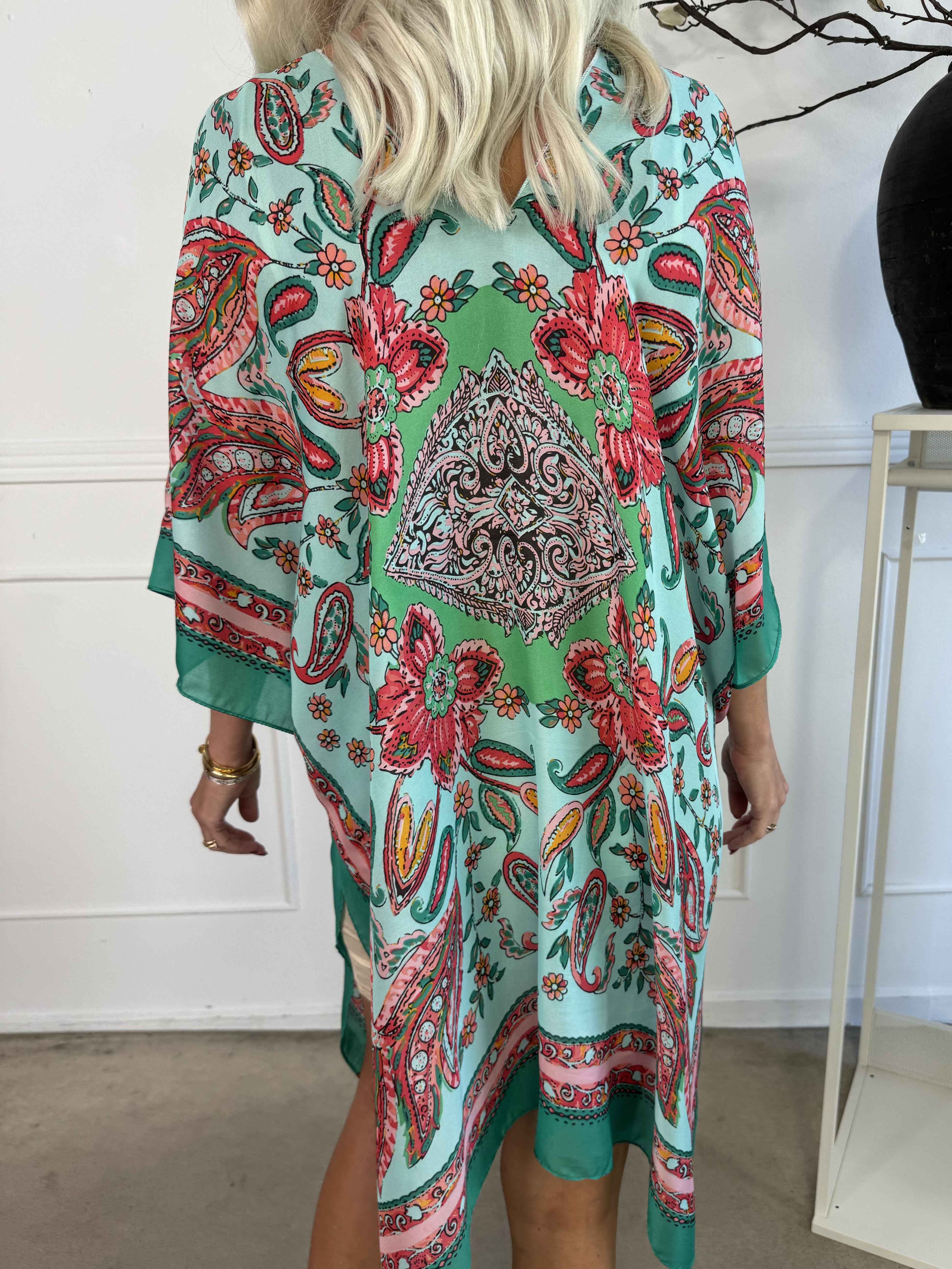 Miranda - Løs mønstret tunika i blød viskose og silke