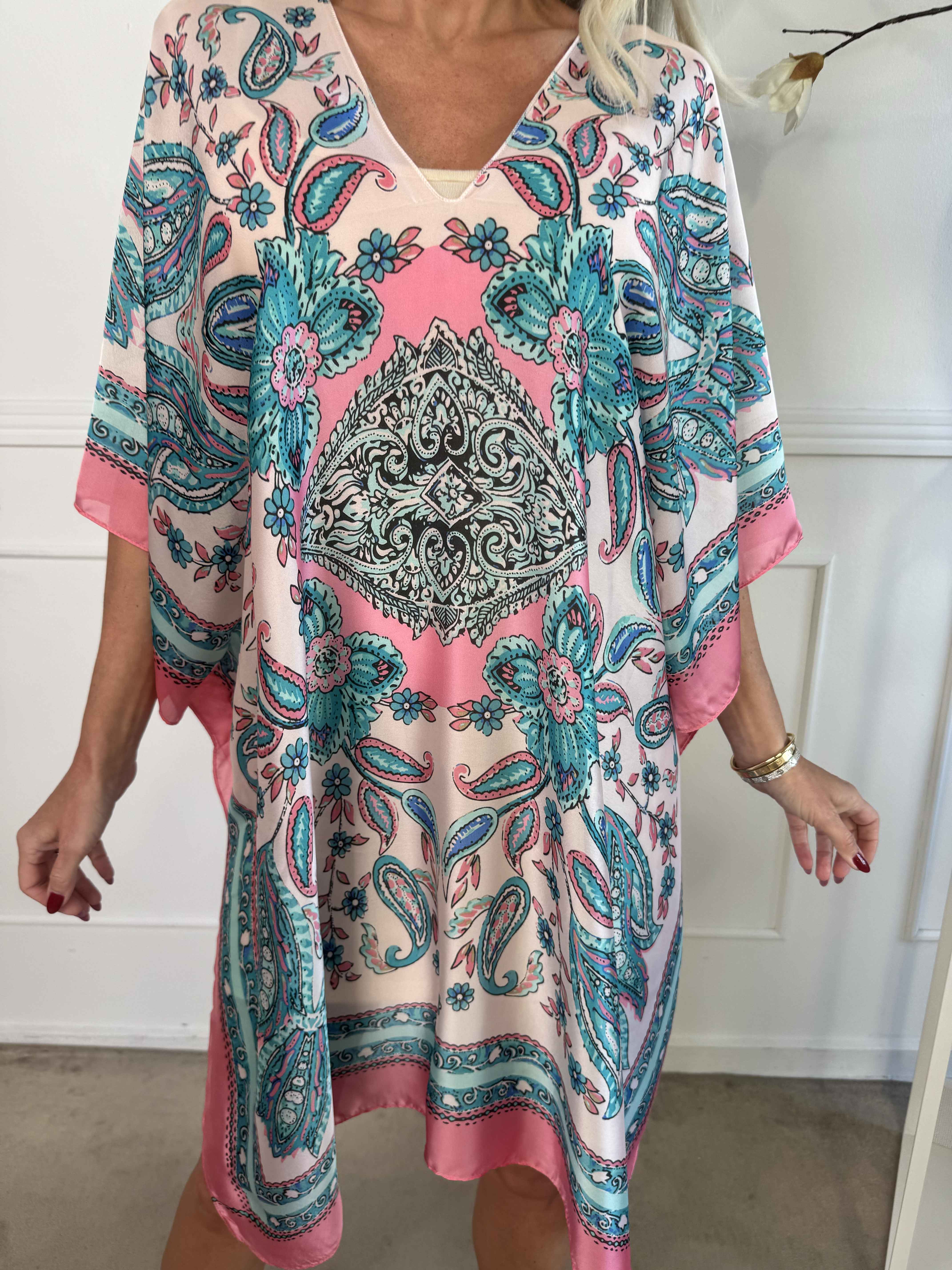 Miranda - Løs mønstret tunika i blød viskose og silke