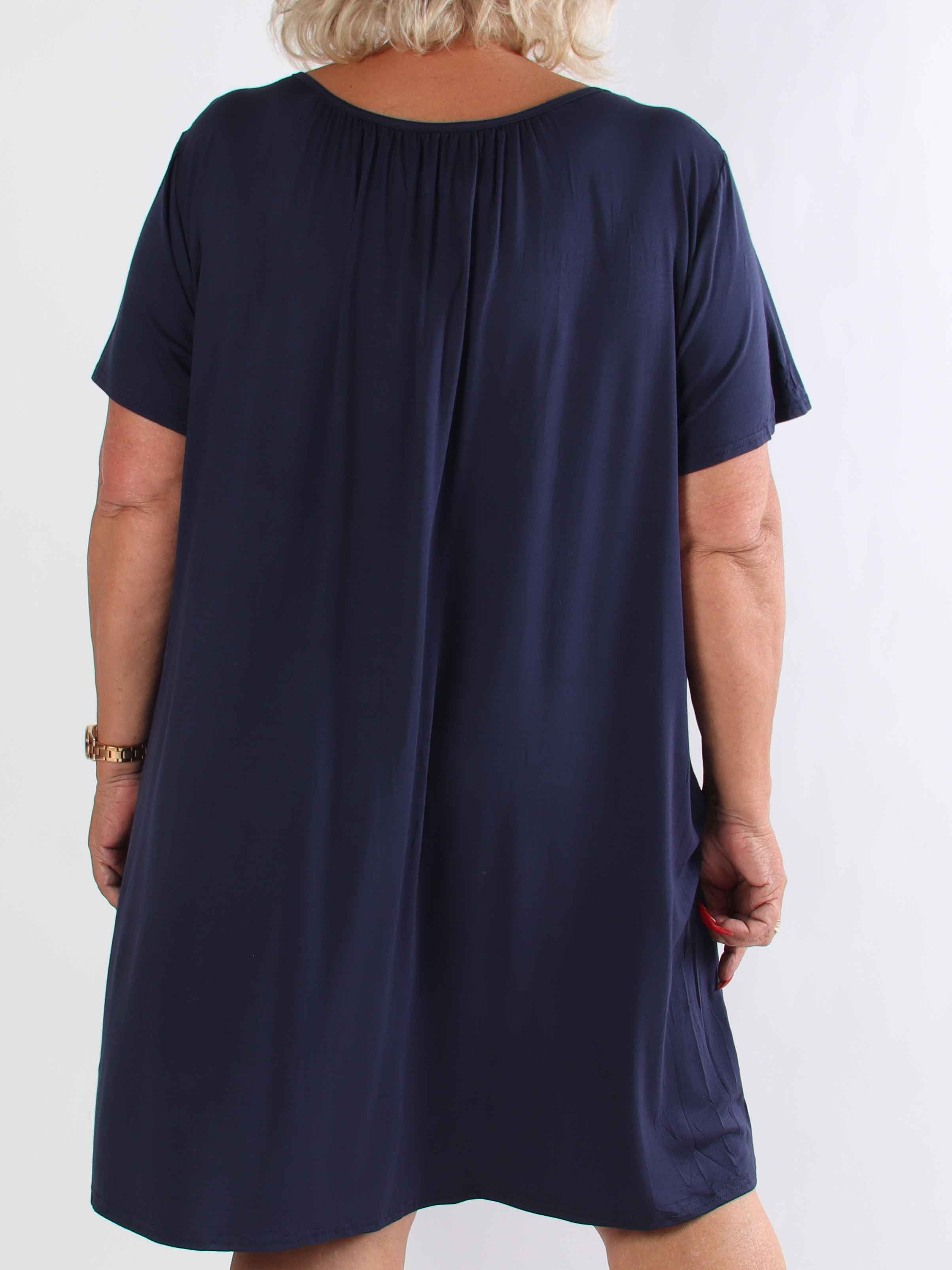 Miravi Sparkle - Løs plus size kjole i elastisk stof med similisten