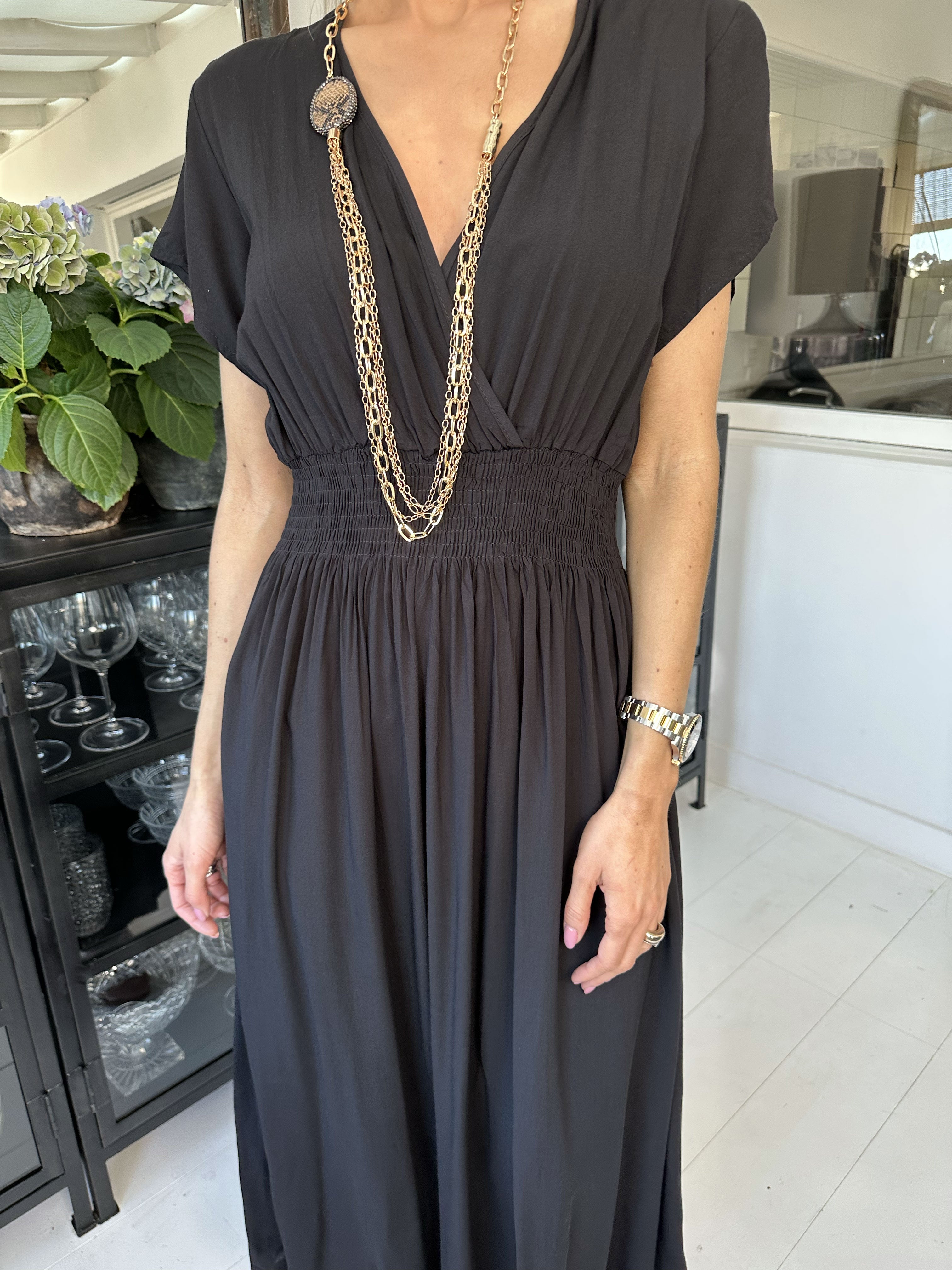 Misha - Sød lang plain kjole i viskose med smock