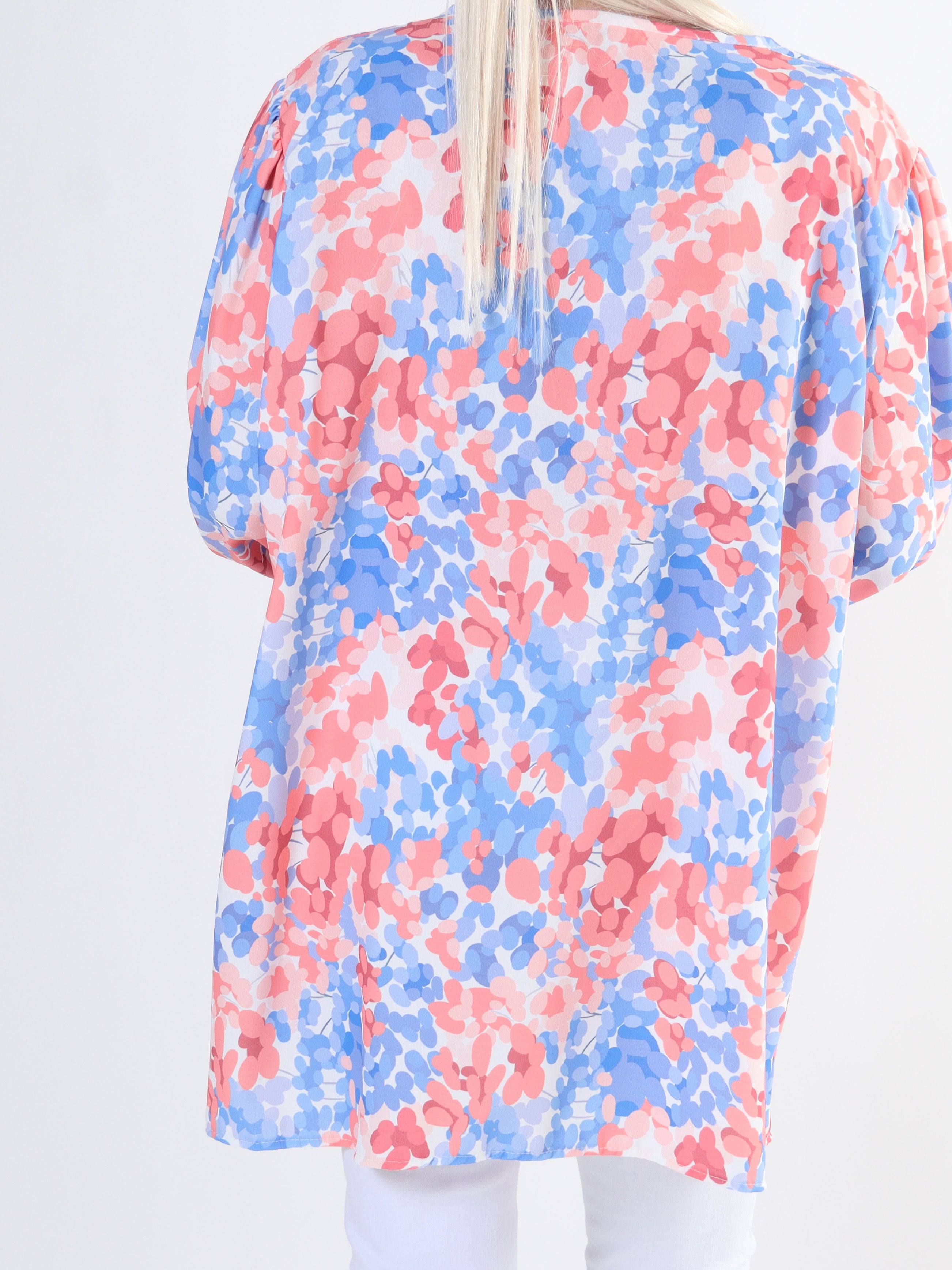 Moa - Plus size bluse med elastik forenden af ærmerne