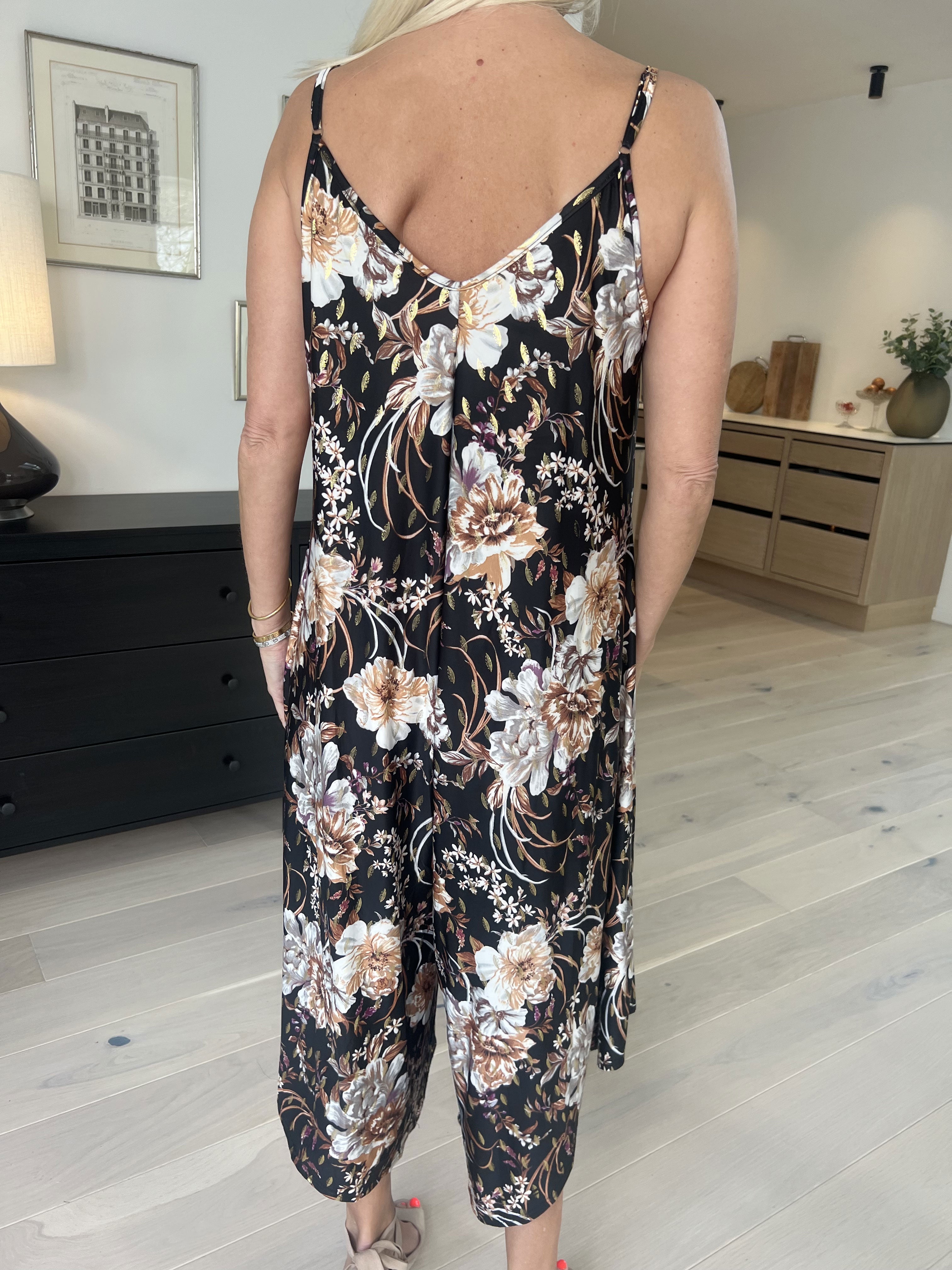 Monique Jumpsuit - Buksedragt i elastisk stof med tynde stropper