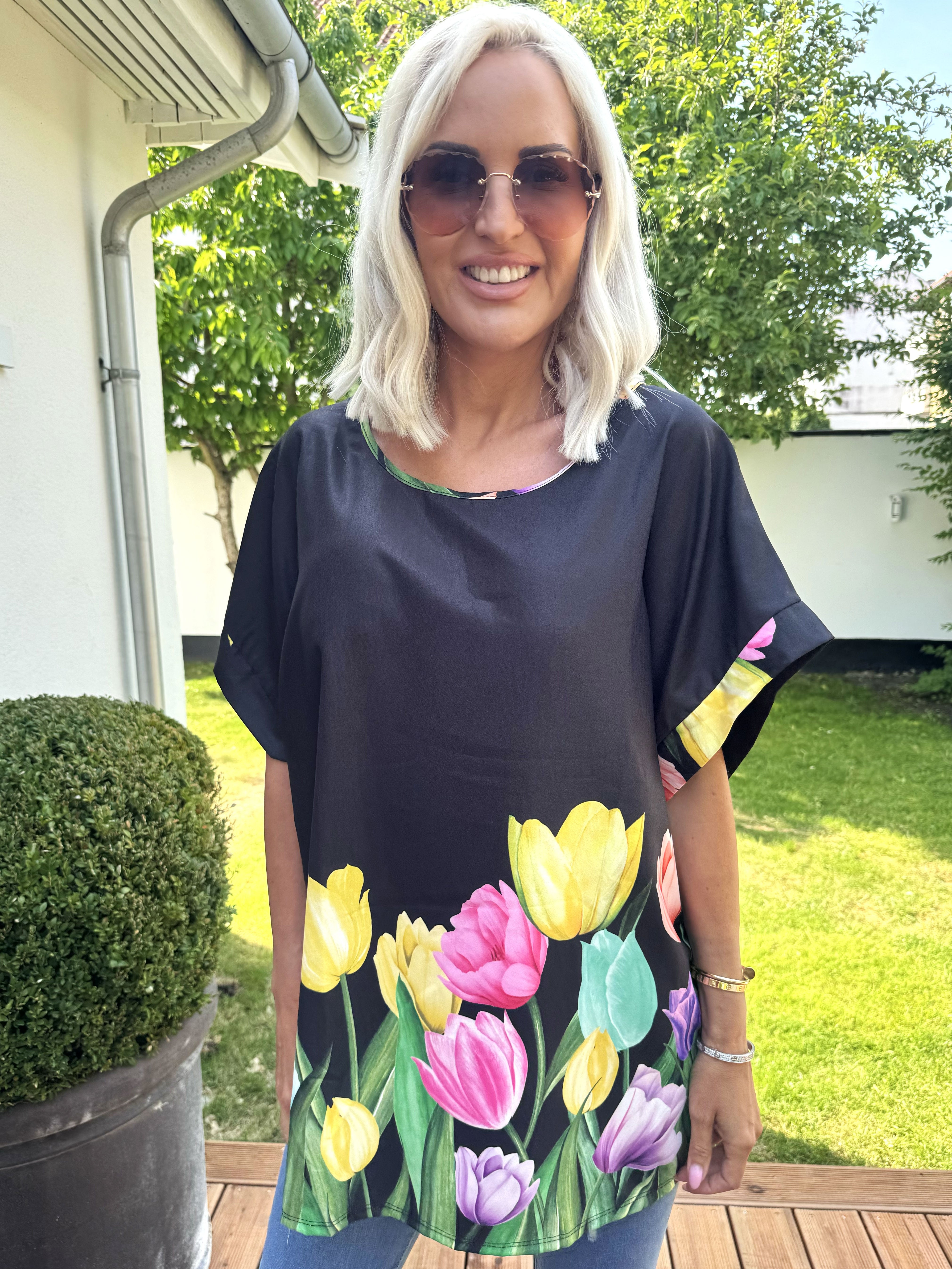 Montana - Bluse med korte ærmer og tulipan motiver