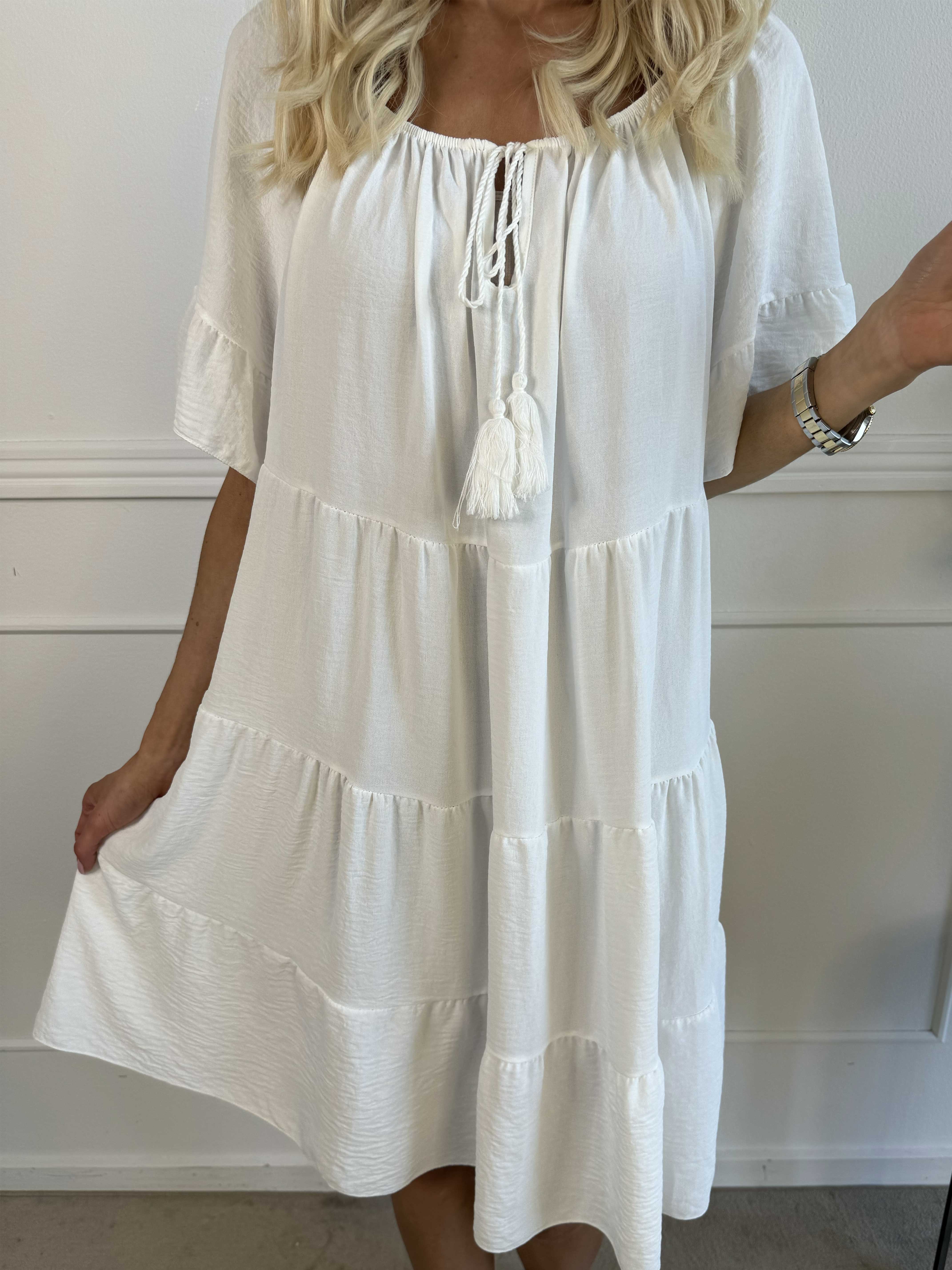 Murcia - Lag på lag kjole i viskose med elastik i udskæringen