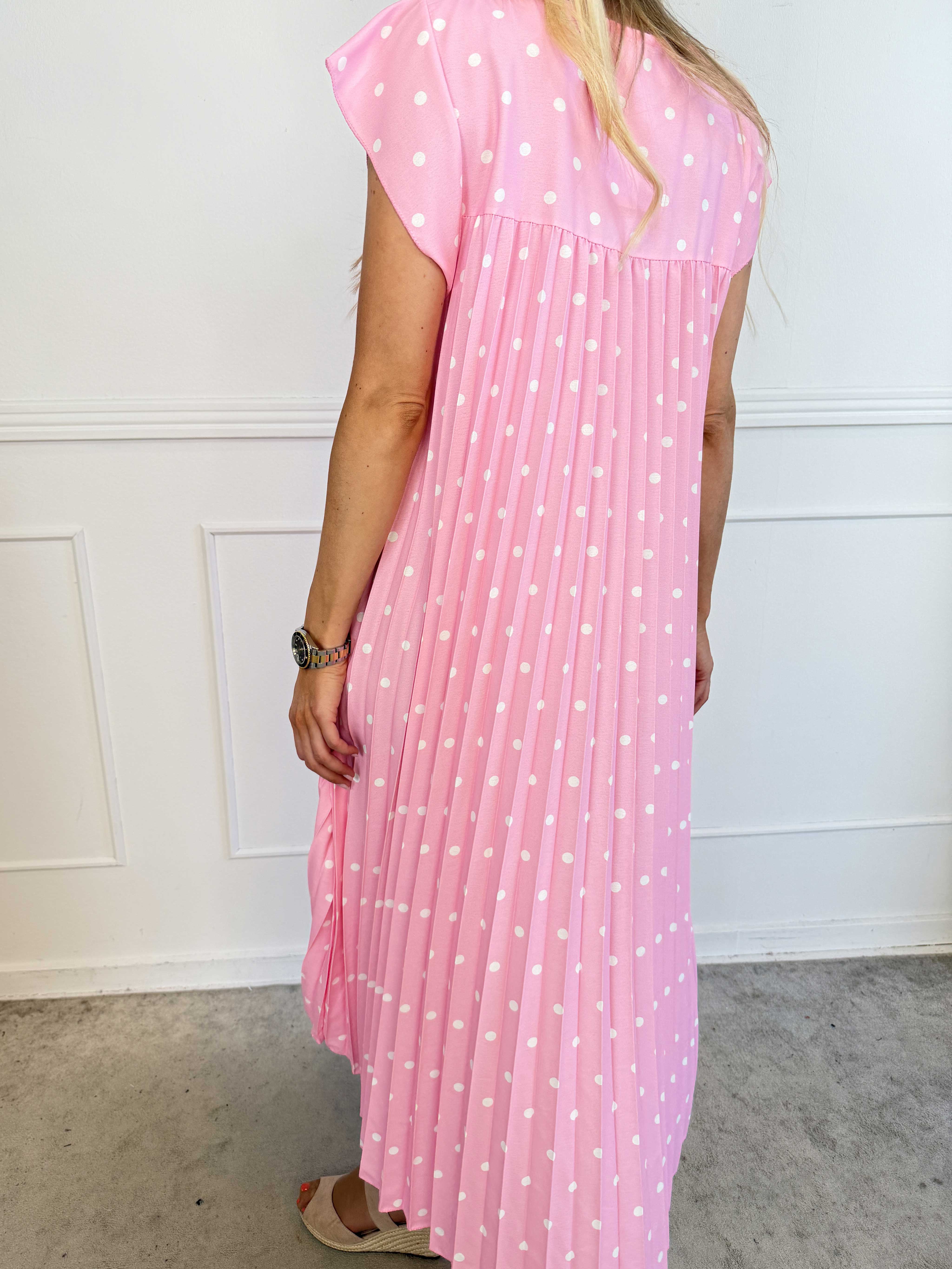 Nancy Dot - Lang plisseret kjole med prikker og lommer