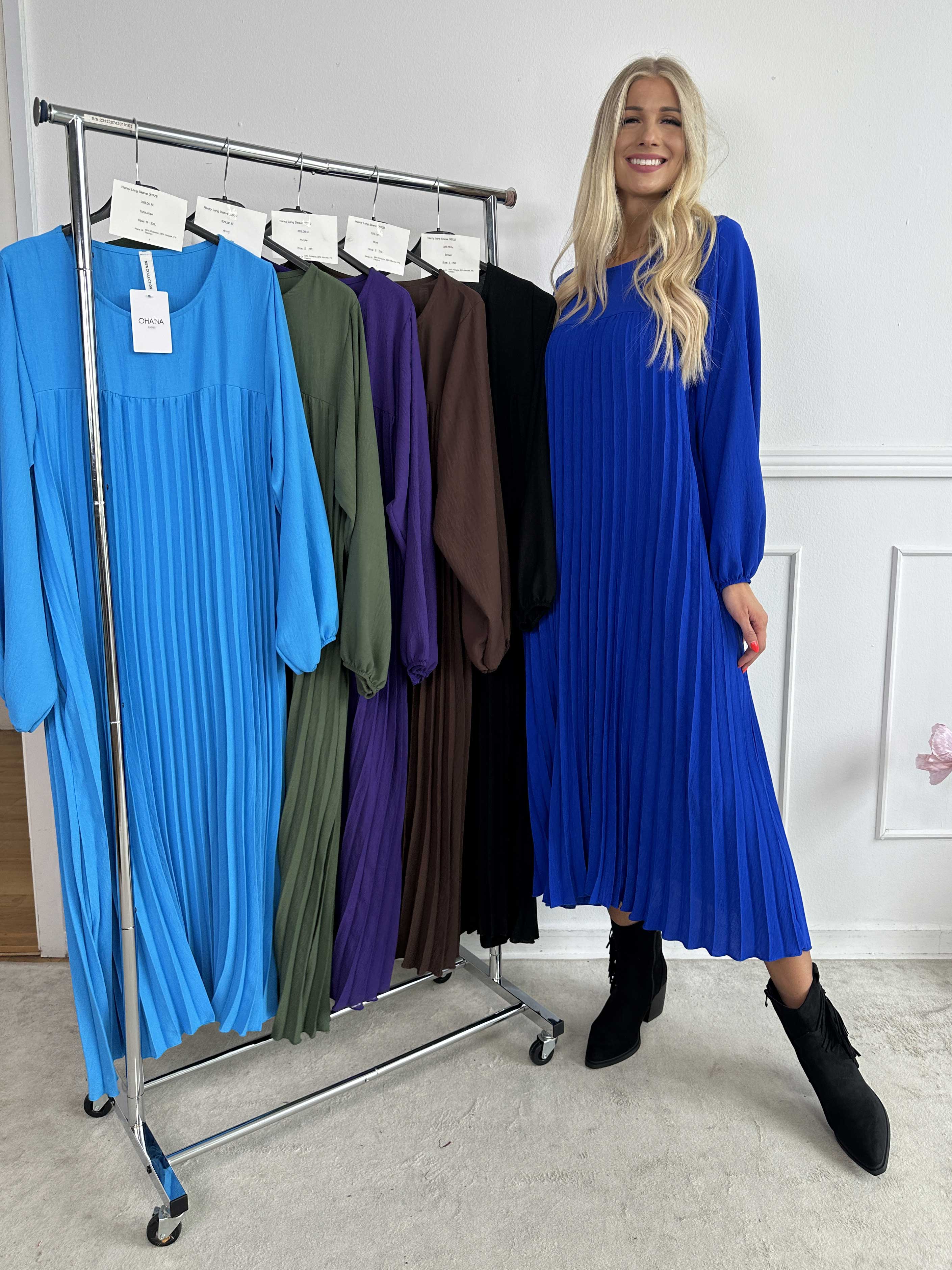 Nancy Long Sleeve - Lang kjole med plisseringer og lommer