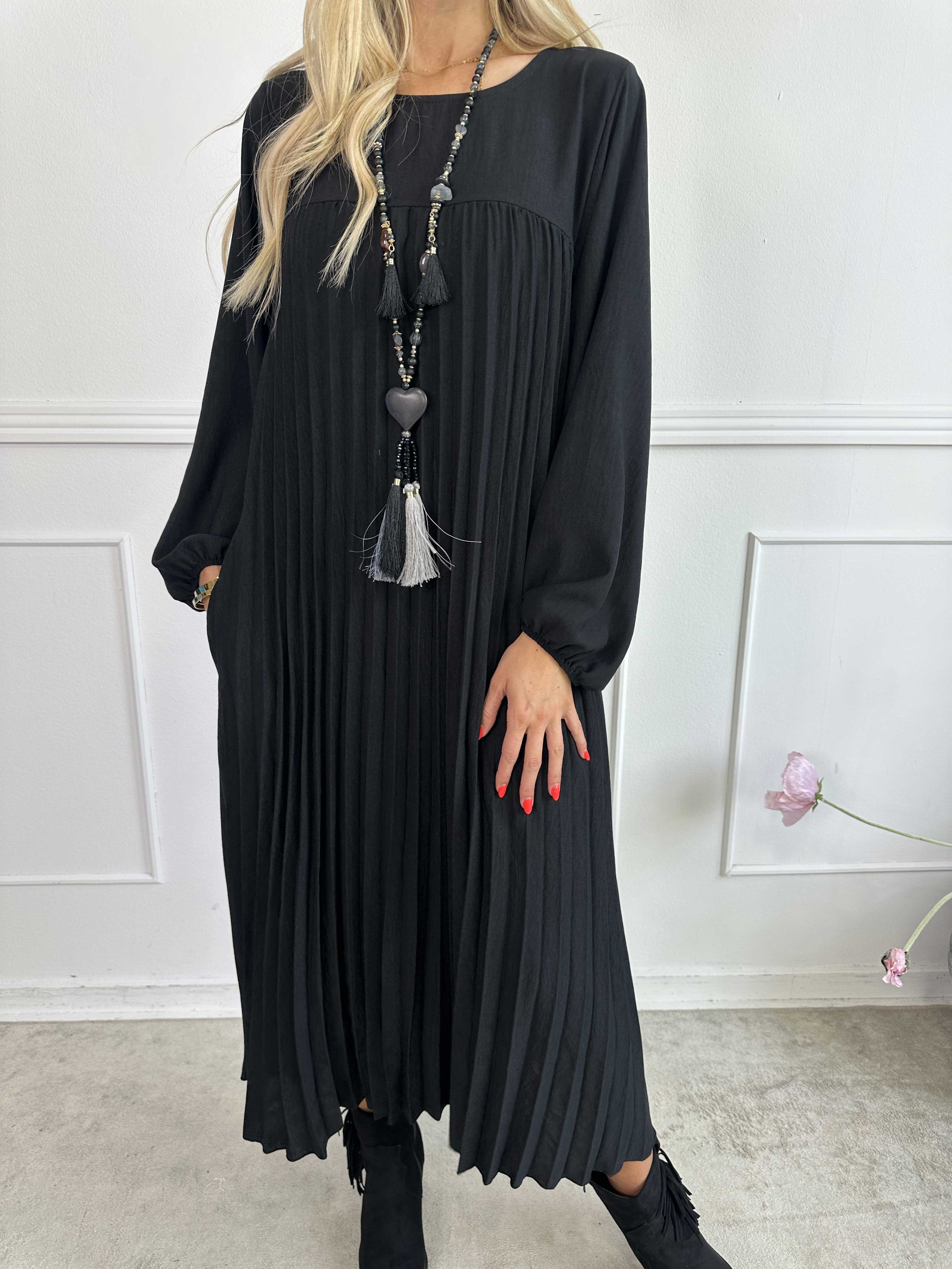 Nancy Long Sleeve - Lang kjole med plisseringer og lommer