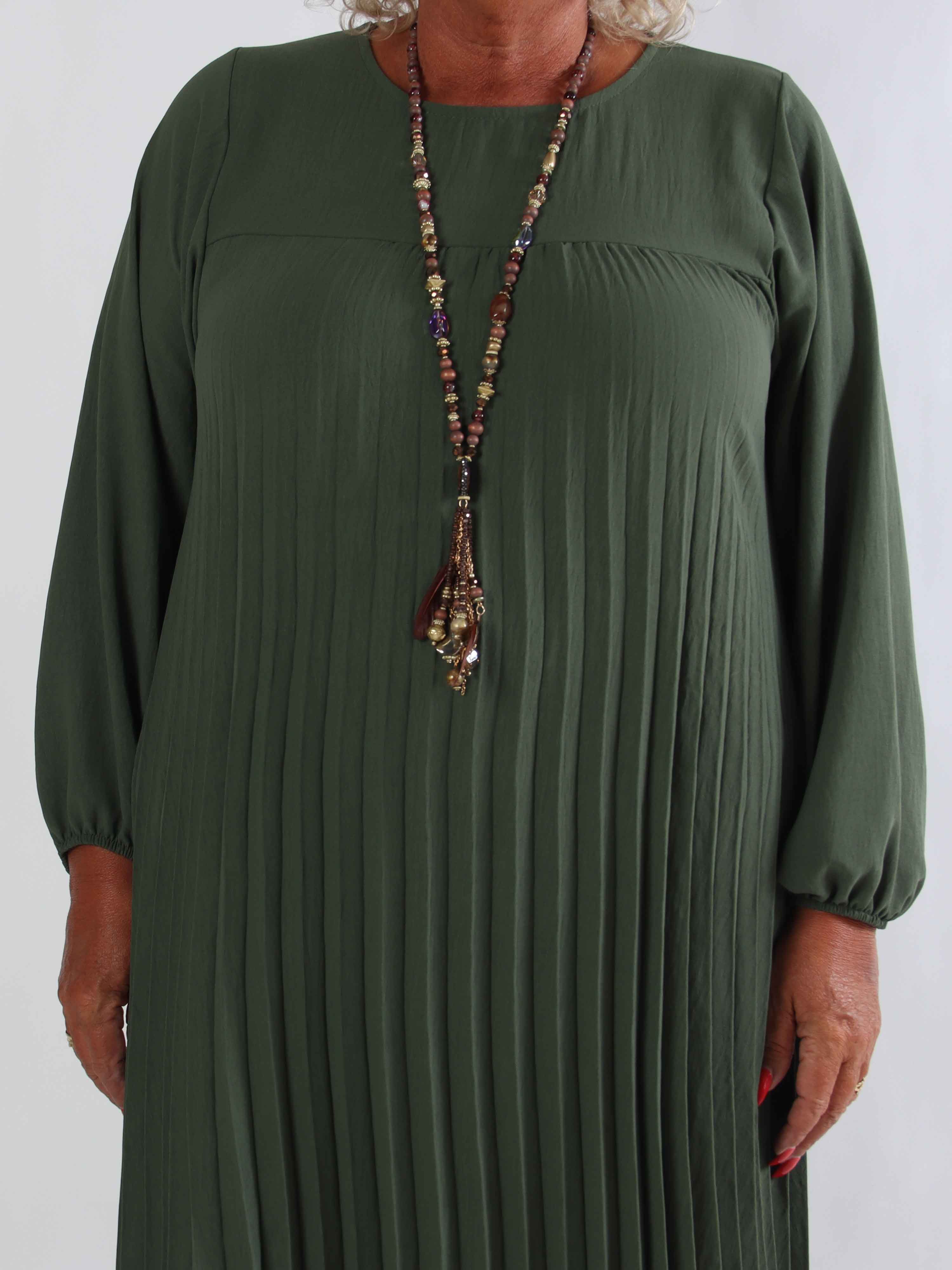 Nancy Long Sleeve - Lang plus size kjole med plisseringer og lommer