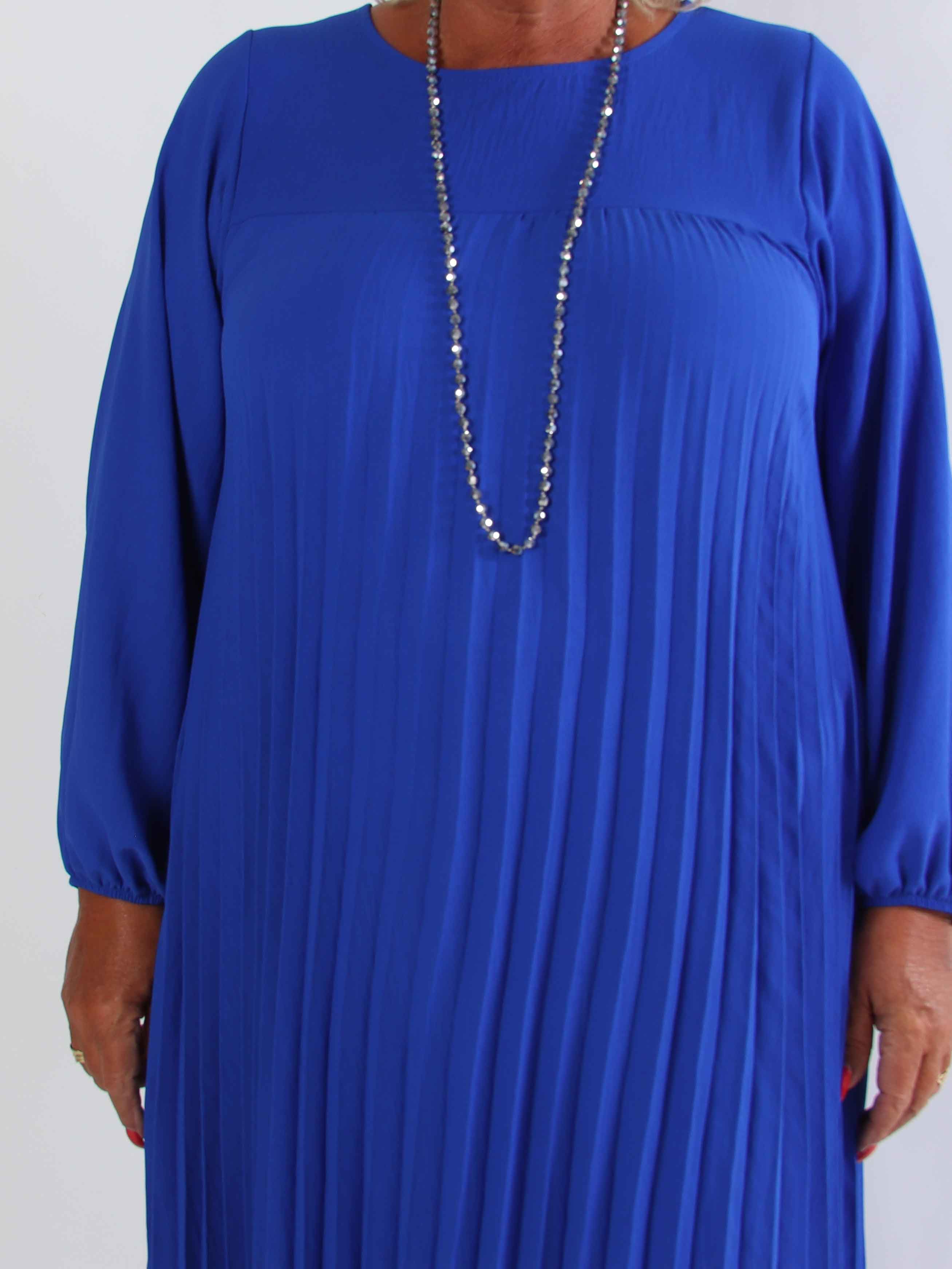 Nancy Long Sleeve - Lang plus size kjole med plisseringer og lommer