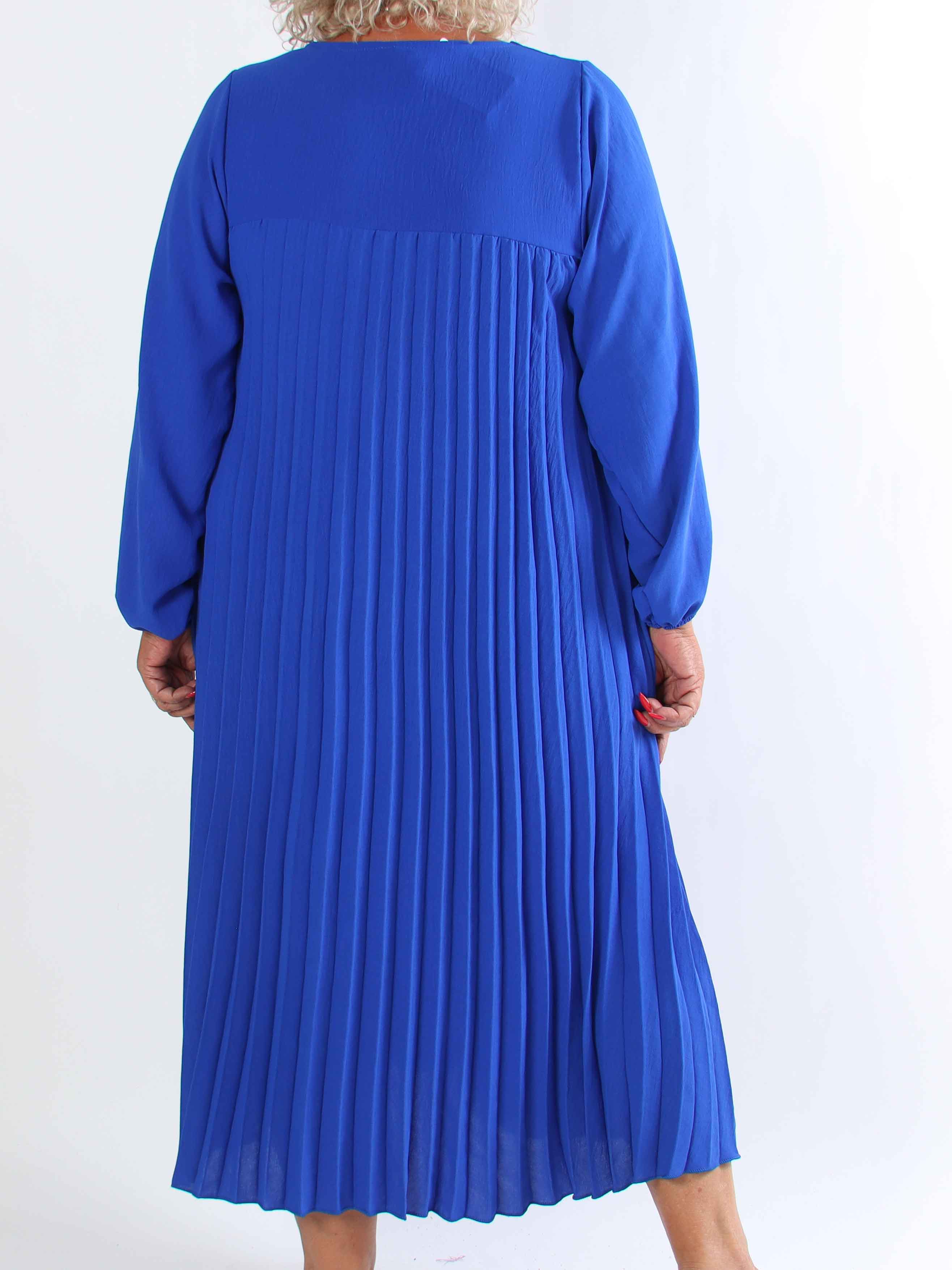 Nancy Long Sleeve - Lang plus size kjole med plisseringer og lommer