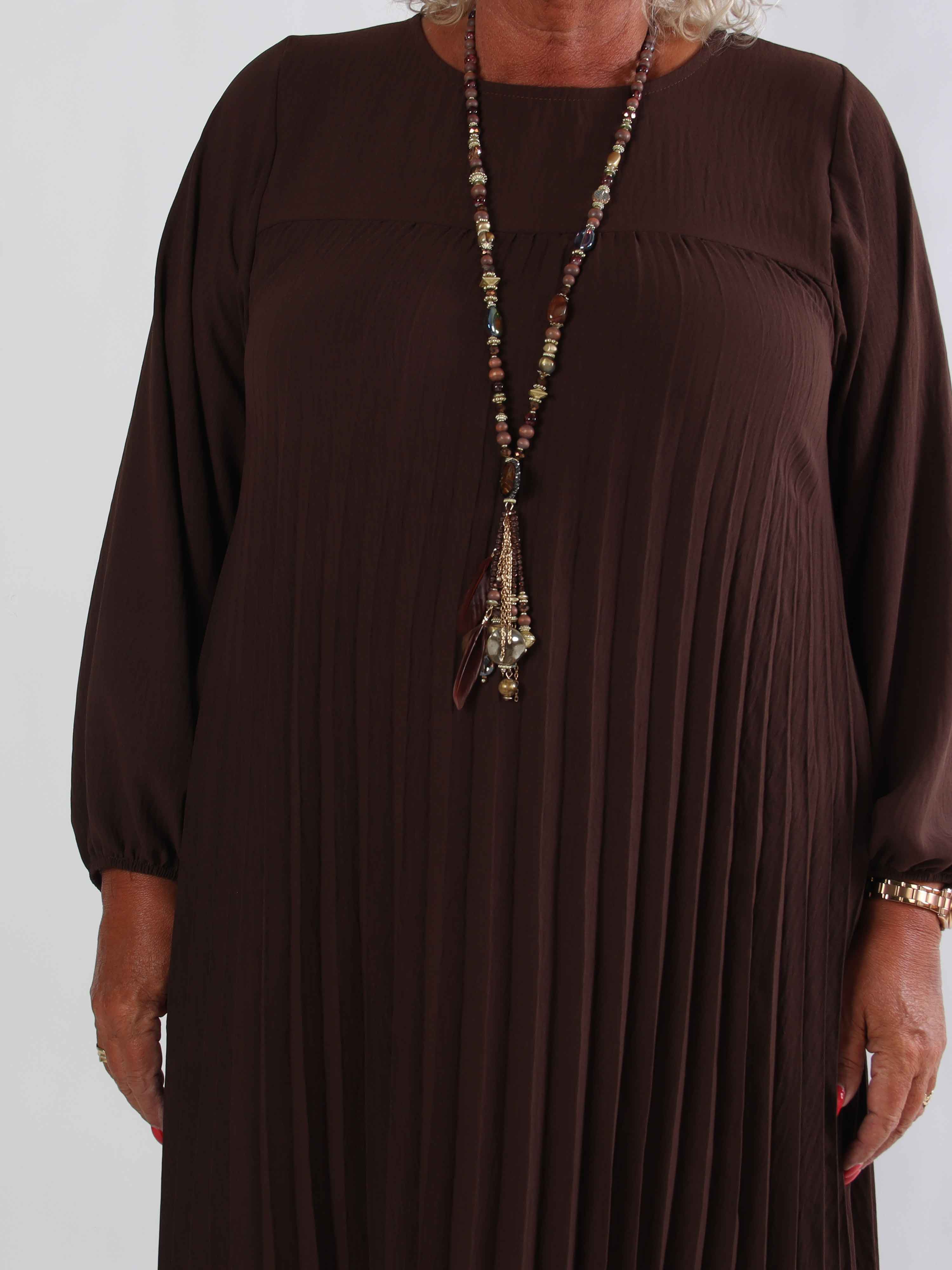 Nancy Long Sleeve - Lang plus size kjole med plisseringer og lommer