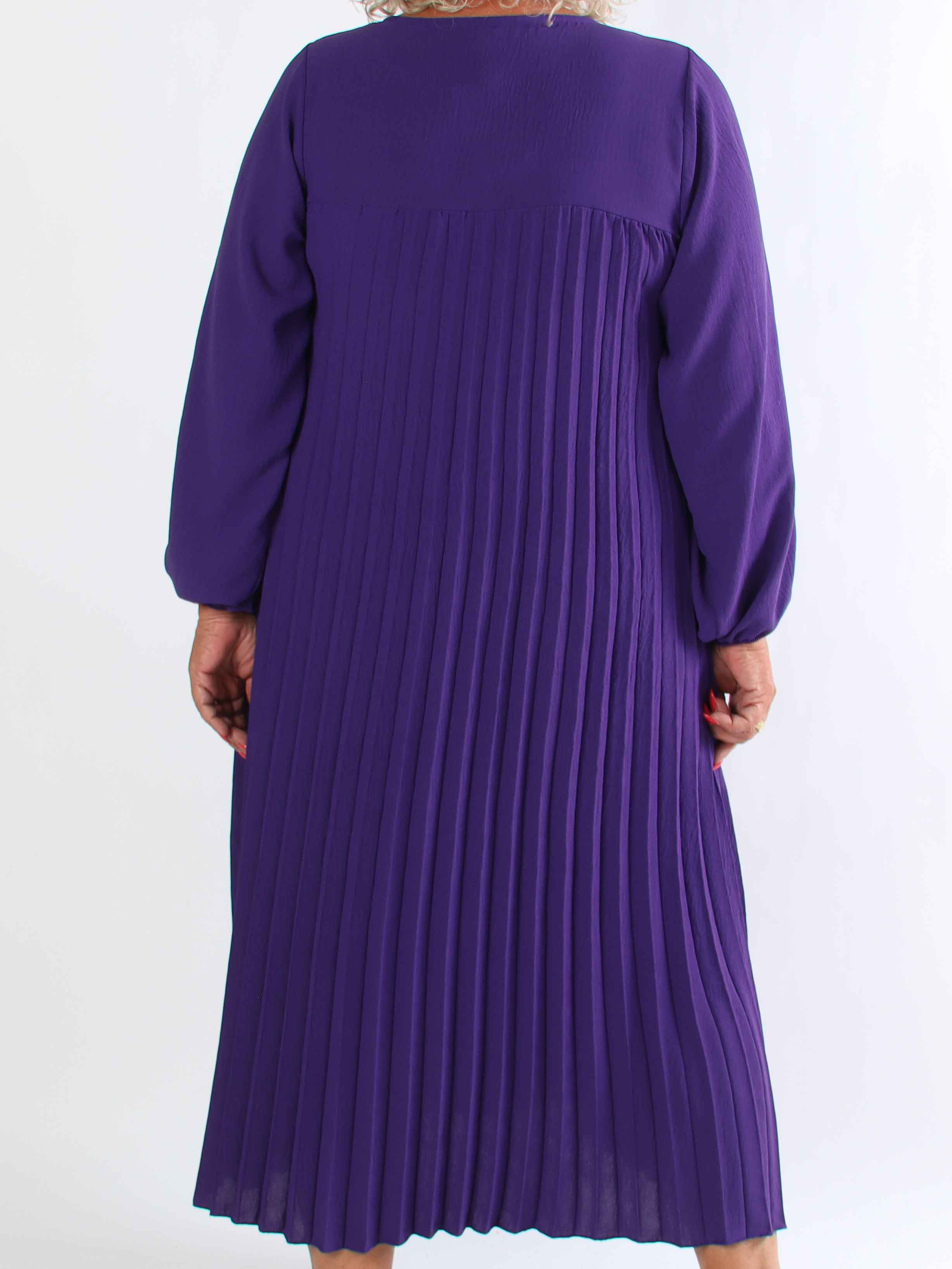 Nancy Long Sleeve - Lang plus size kjole med plisseringer og lommer