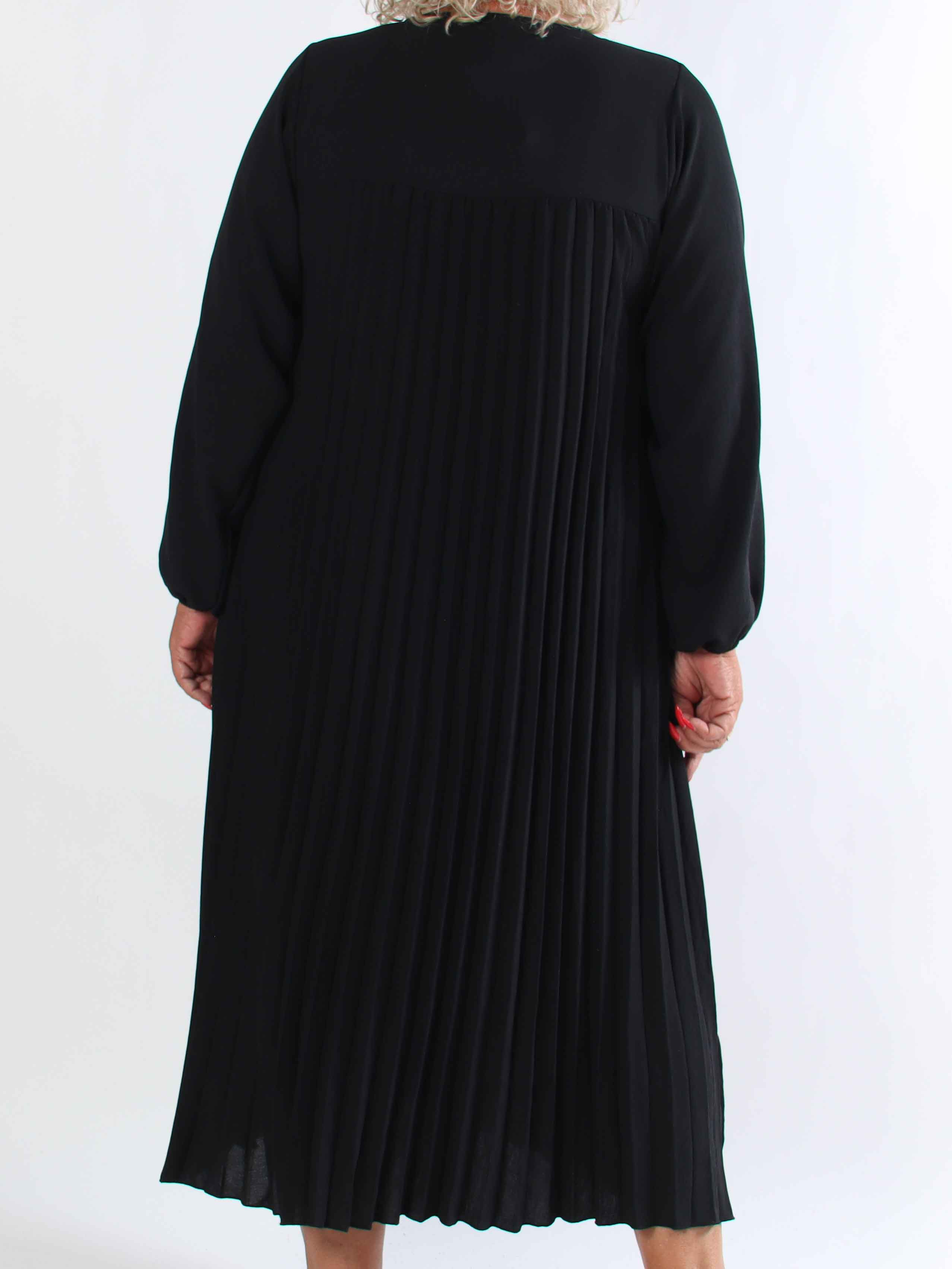 Nancy Long Sleeve - Lang plus size kjole med plisseringer og lommer
