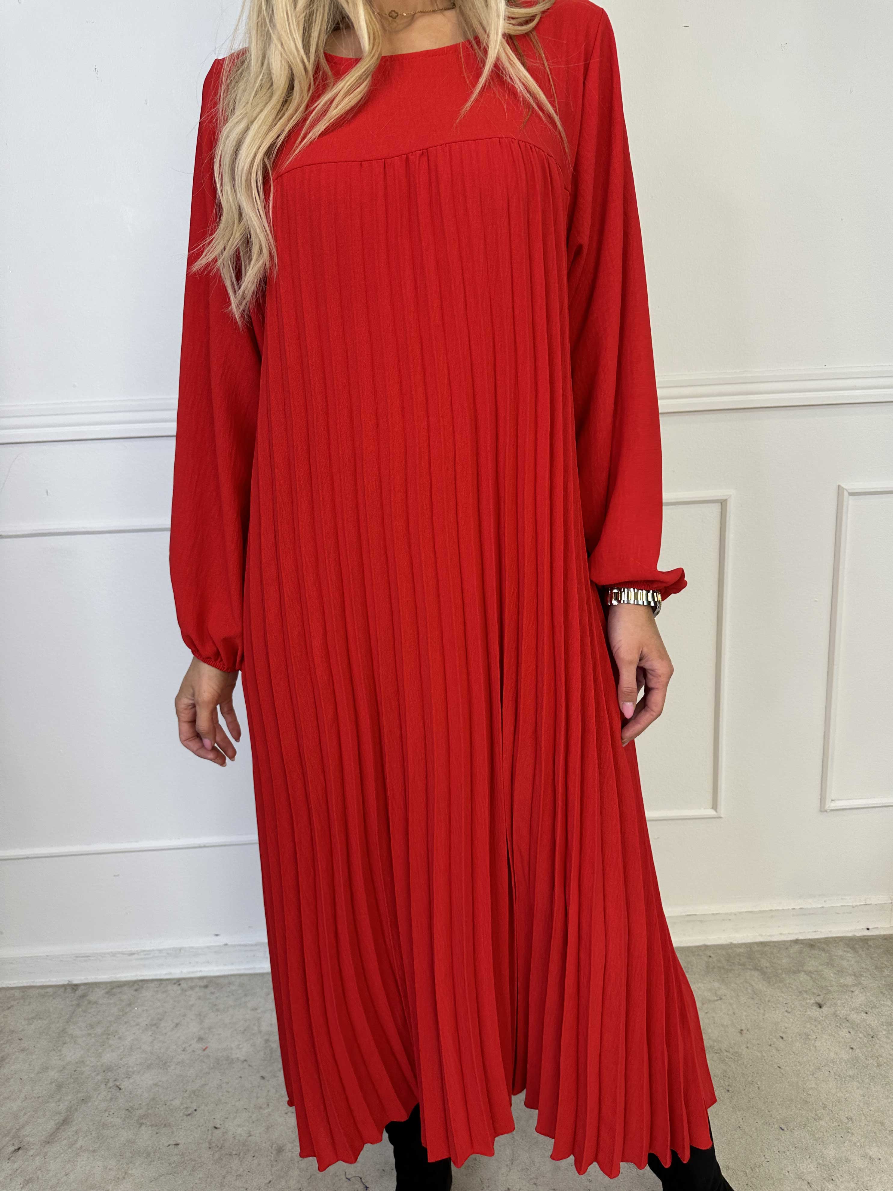 Nancy Long Sleeve - Lang kjole med plisseringer og lommer