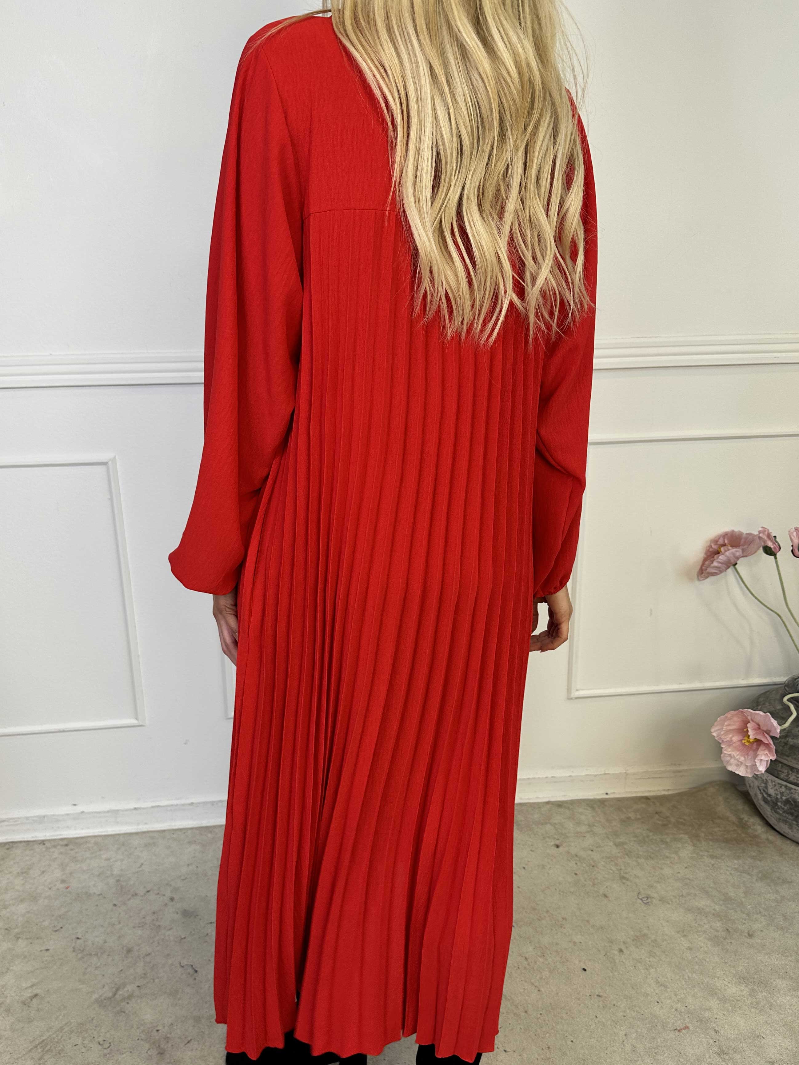 Nancy Long Sleeve - Lang kjole med plisseringer og lommer