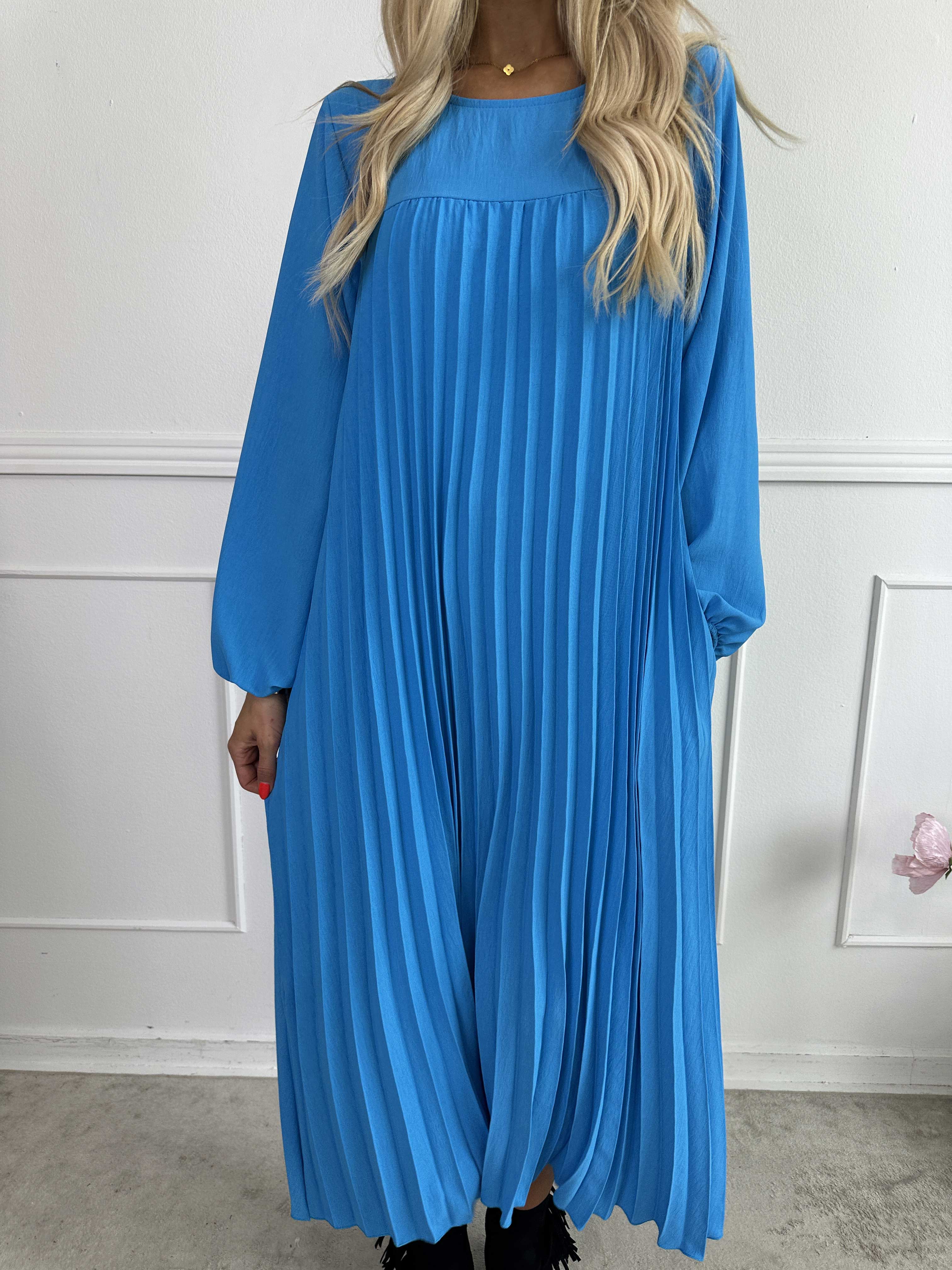 Nancy Long Sleeve - Lang kjole med plisseringer og lommer